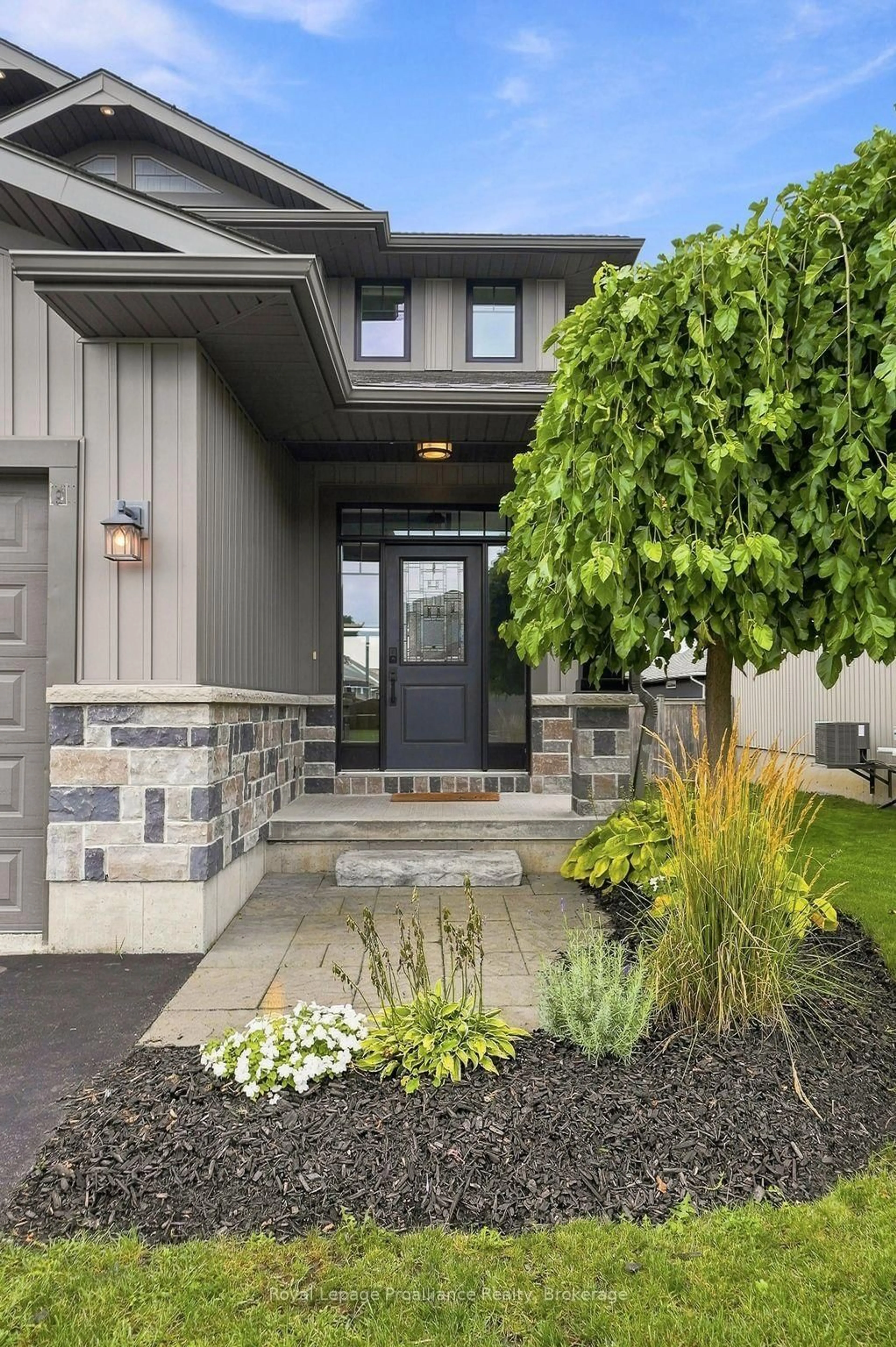 Unknown for 18 Granite Dr, Belleville Ontario K8P 0C6