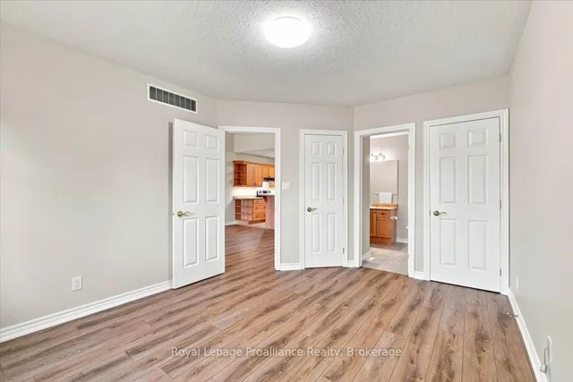 25 Heartwood Dr #12, Belleville 4