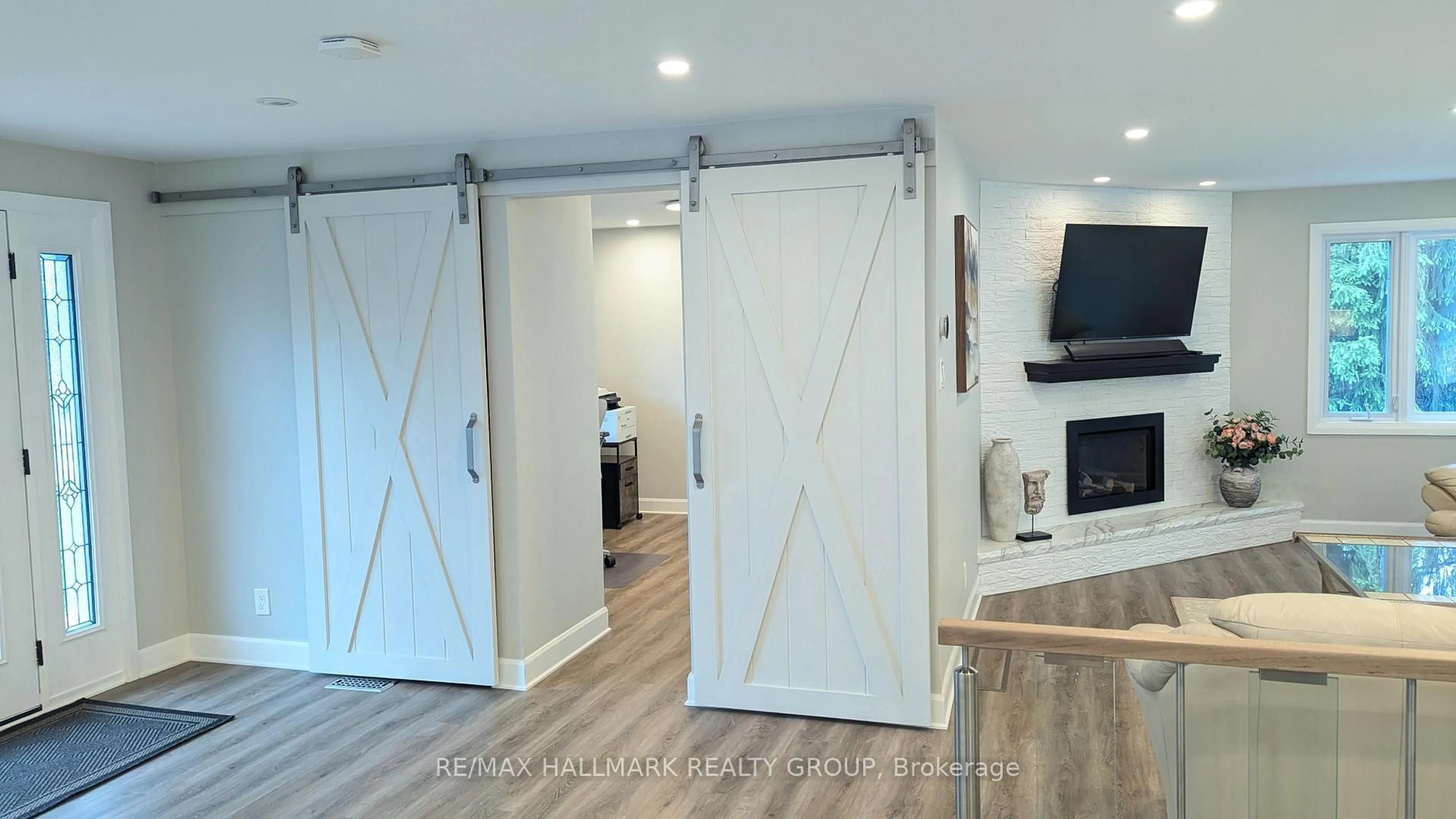 Indoor entryway for 13 Bathurst St, Kanata Ontario K2W 1A7