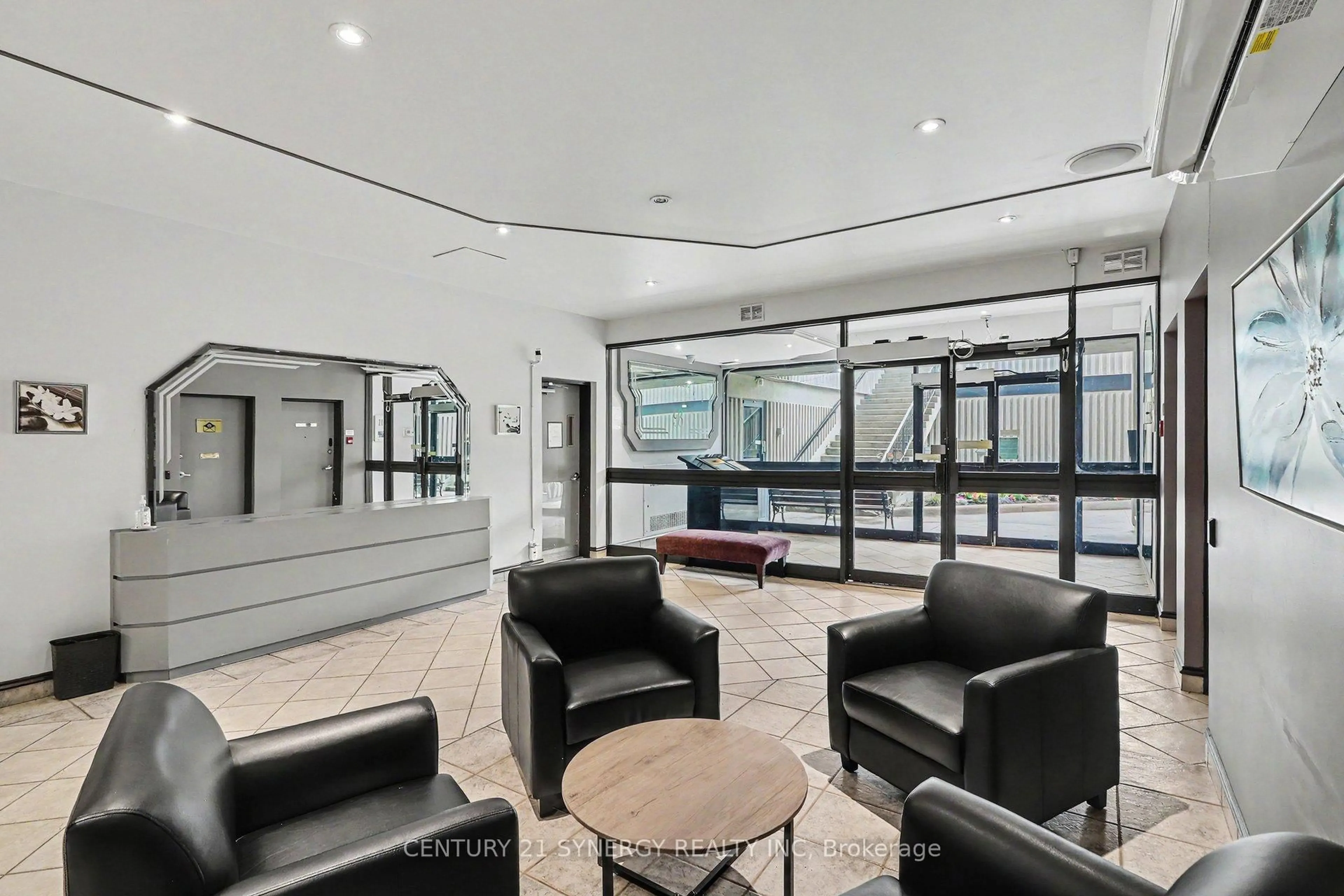 Lobby for 158B McArthur Ave #1202, Ottawa Ontario K1L 8C9