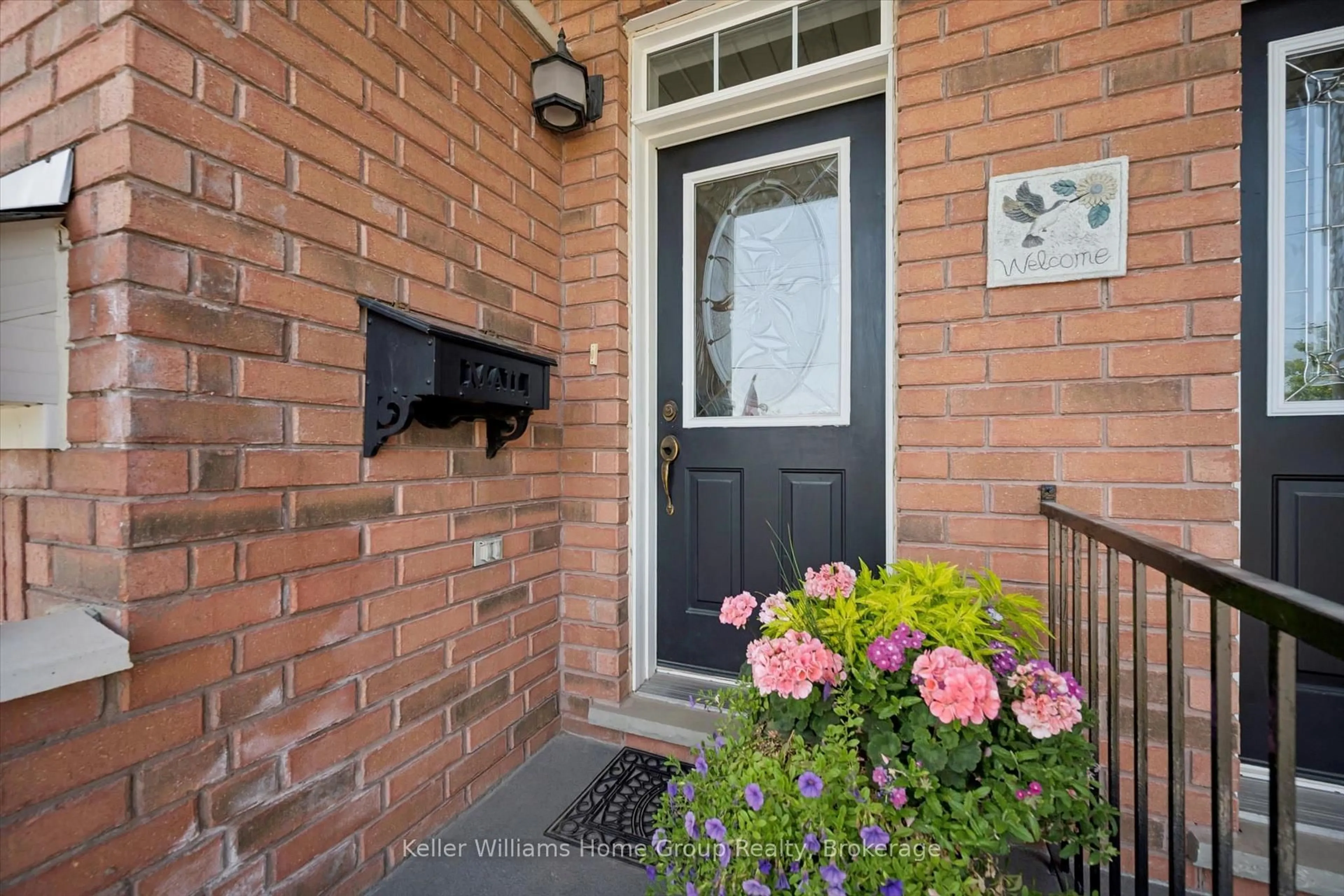 Indoor entryway for 487 St Andrew St, Centre Wellington Ontario N1M 3V6