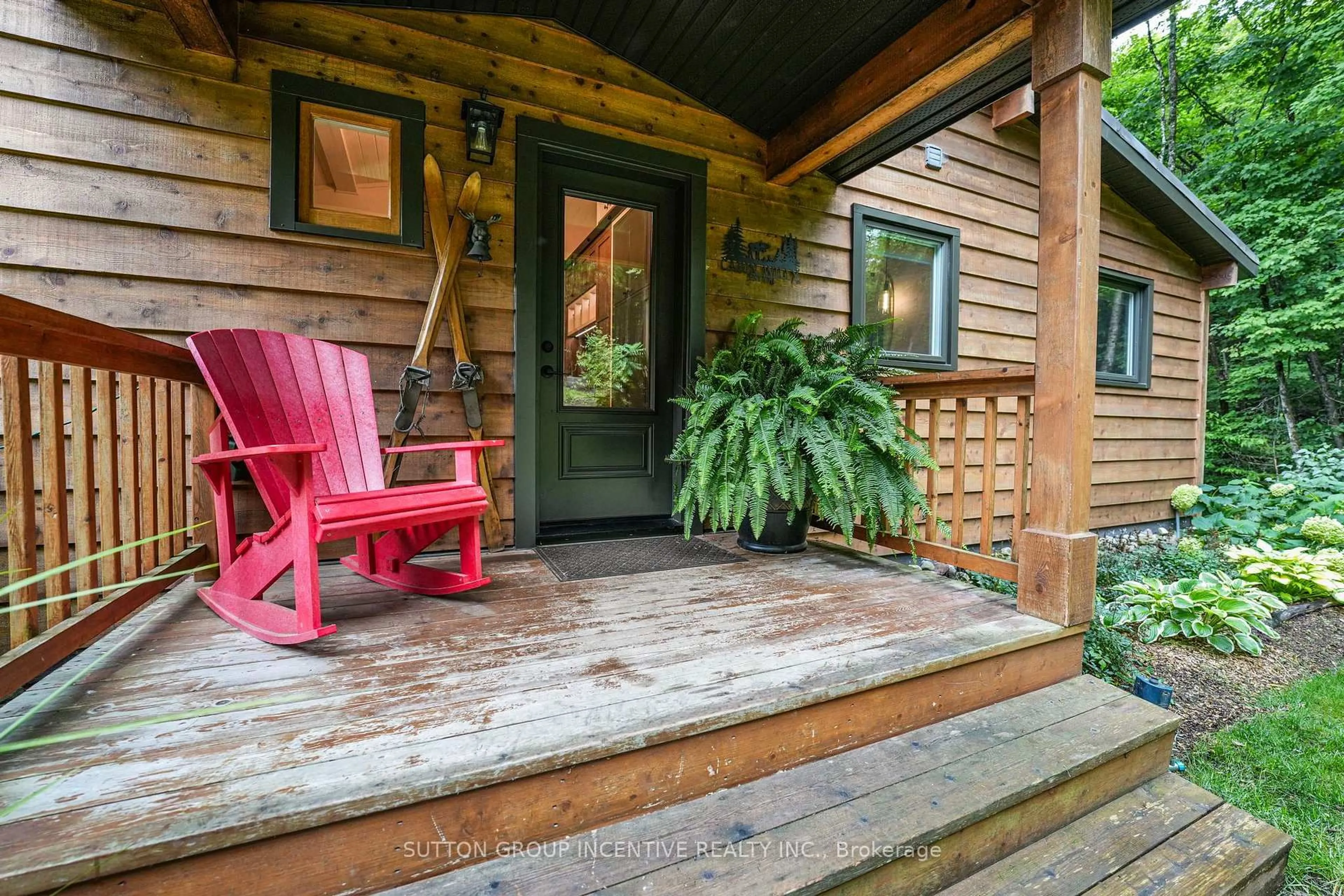 Patio, street for 1642 Williamsport Rd, Huntsville Ontario P1H 2J4