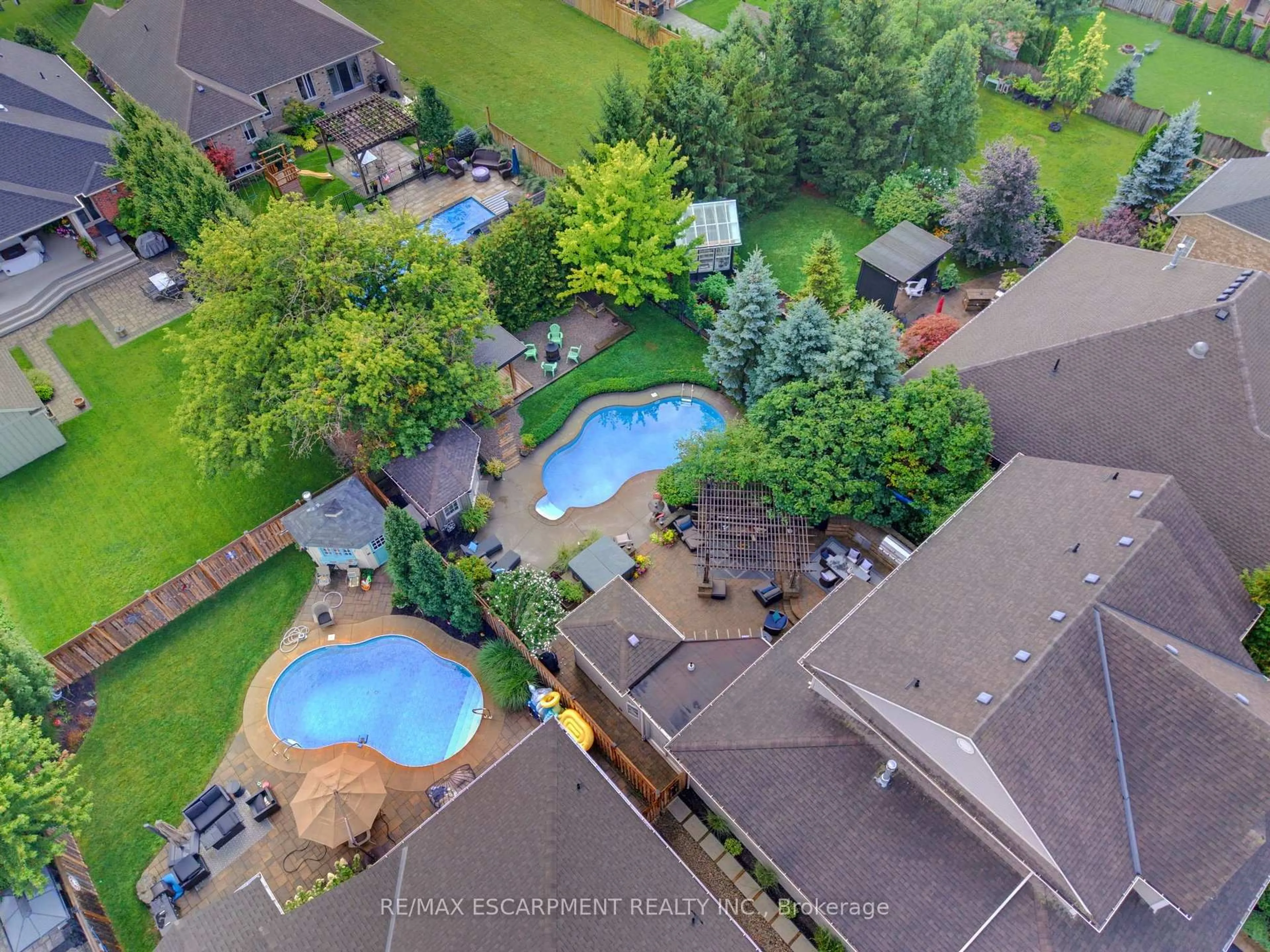A pic from outside/outdoor area/front of a property/back of a property/a pic from drone, unknown for 38 Hornak Rd, West Lincoln Ontario L0R 2A0