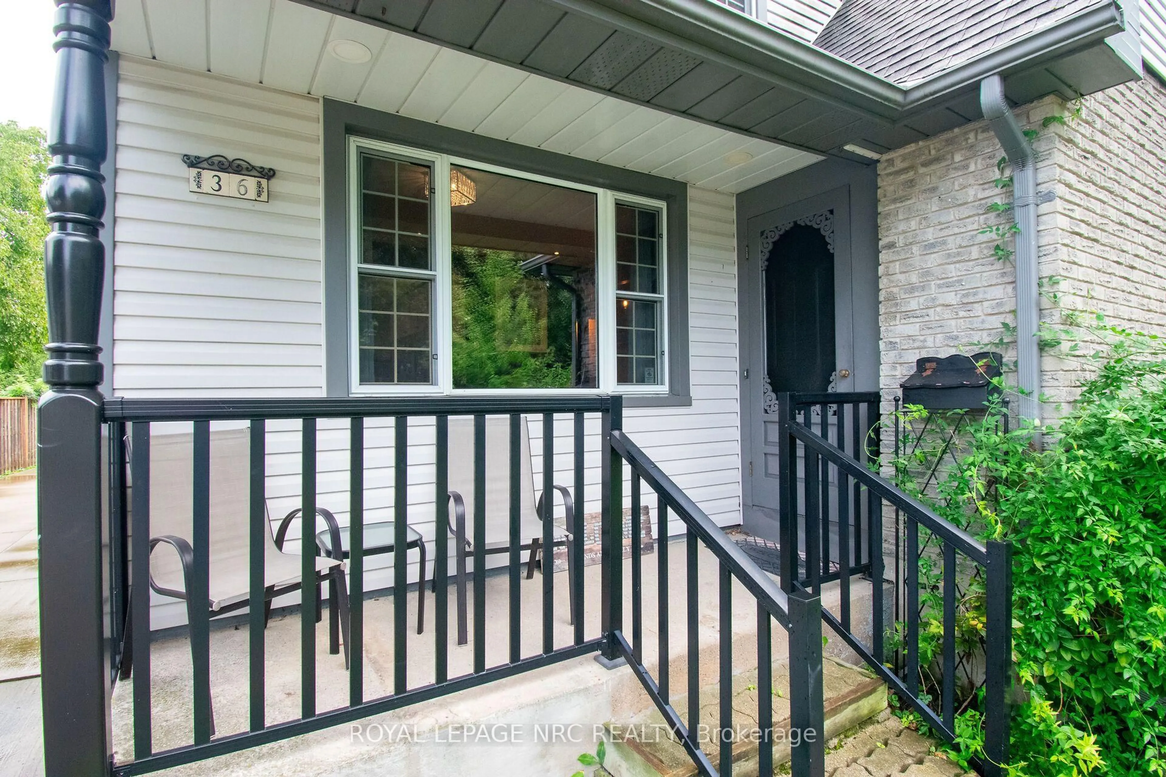 Unknown for 36 MAPLEWOOD Dr, St. Catharines Ontario L2M 3P1