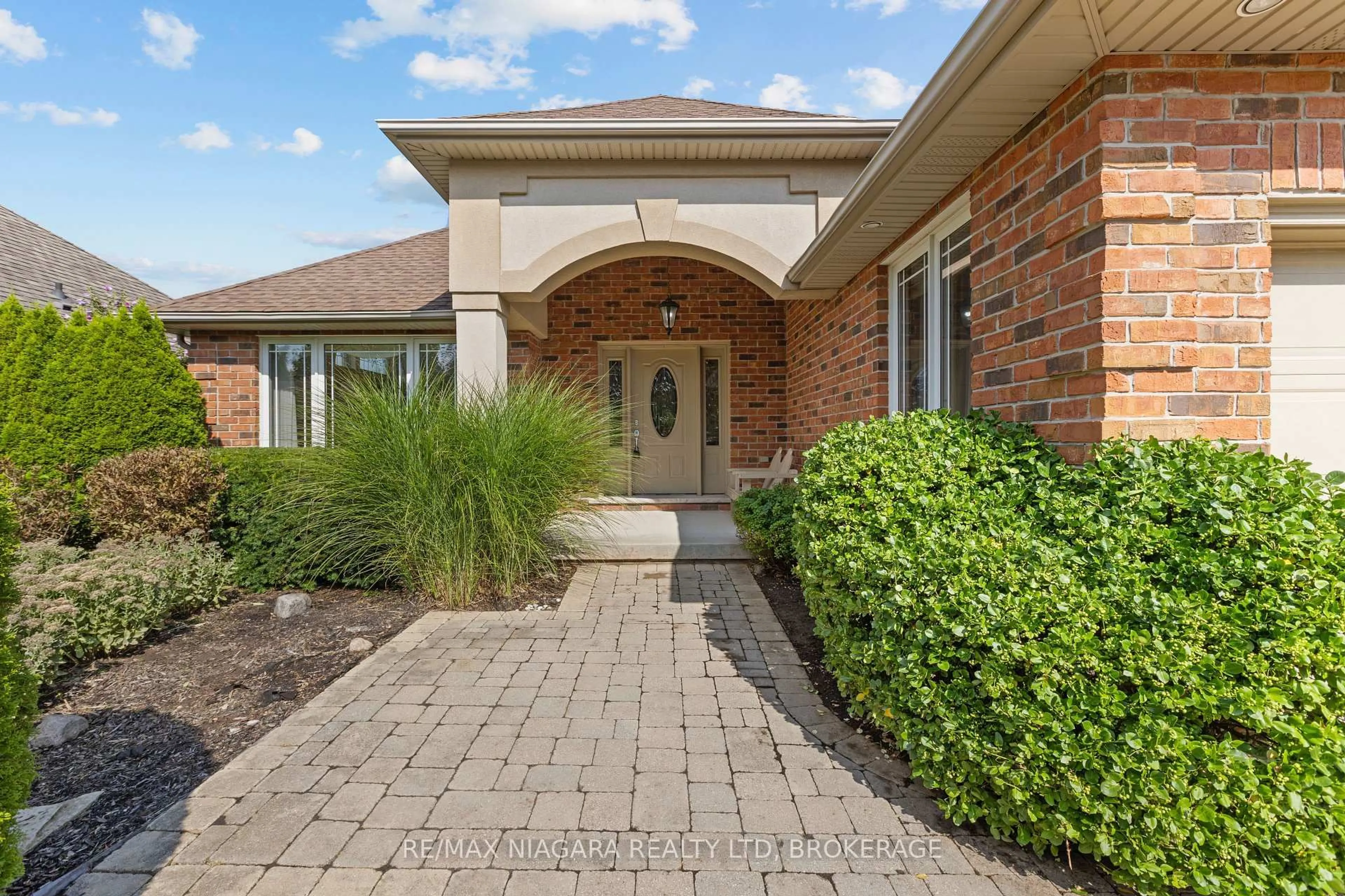 Home with brick exterior material, street for 16 Cherry Ridge Blvd, Pelham Ontario L0S 1C0