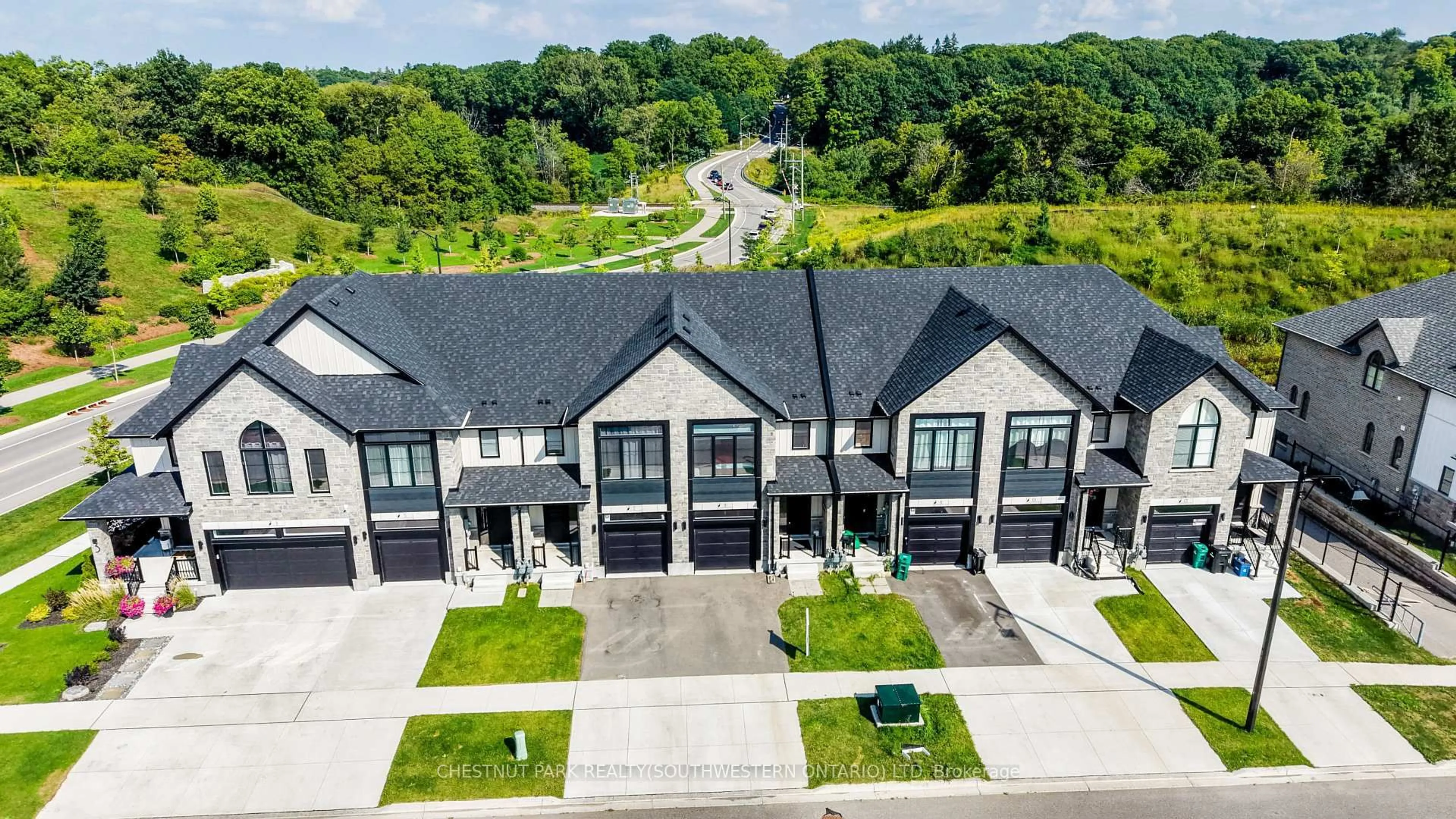 A pic from outside/outdoor area/front of a property/back of a property/a pic from drone, street for 9 Queensbrook Cres, Cambridge Ontario N1S 0E5