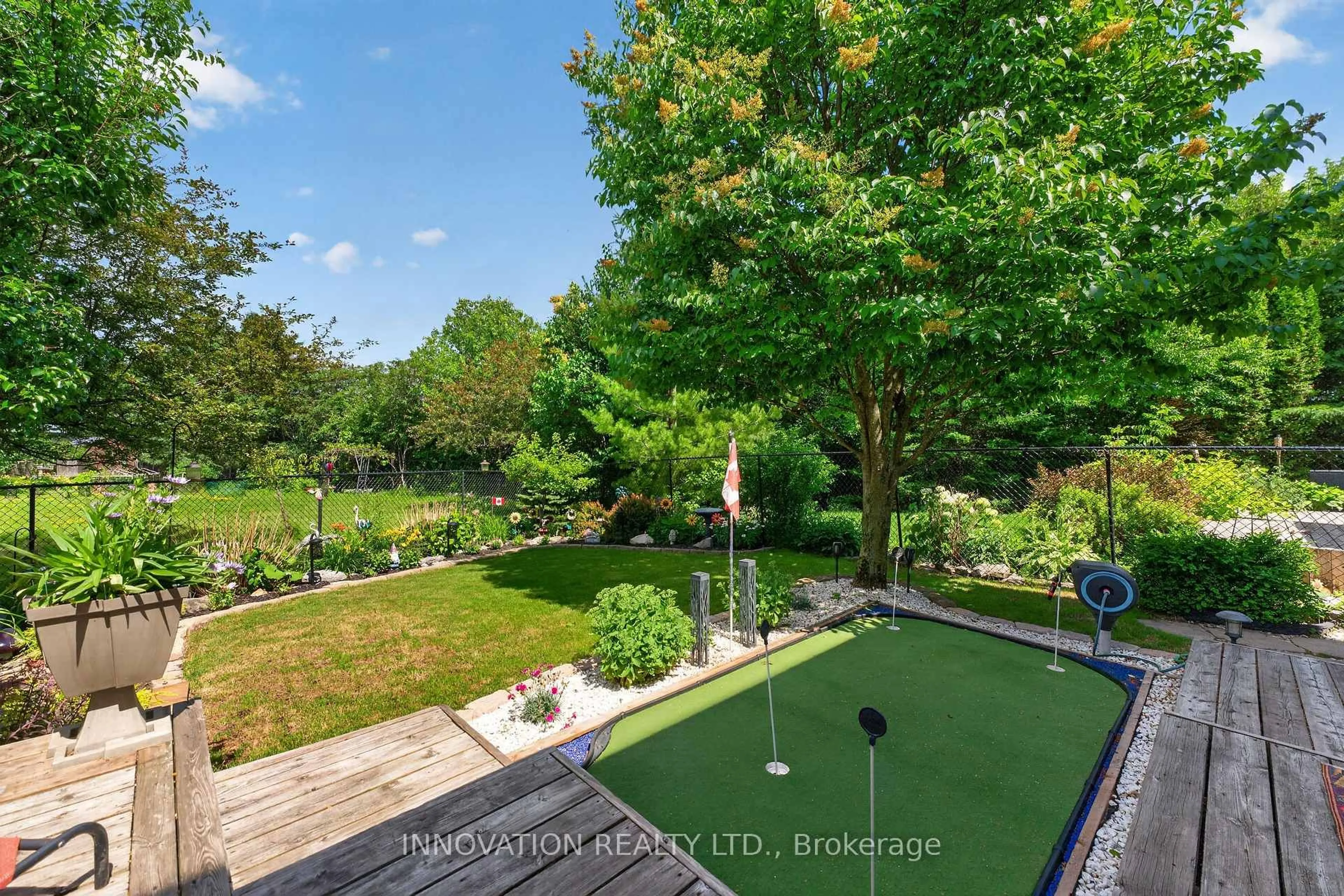 A pic from outside/outdoor area/front of a property/back of a property/a pic from drone, water/lake/river/ocean view for 545 Rosehill Ave, Ottawa Ontario K2S 0E7