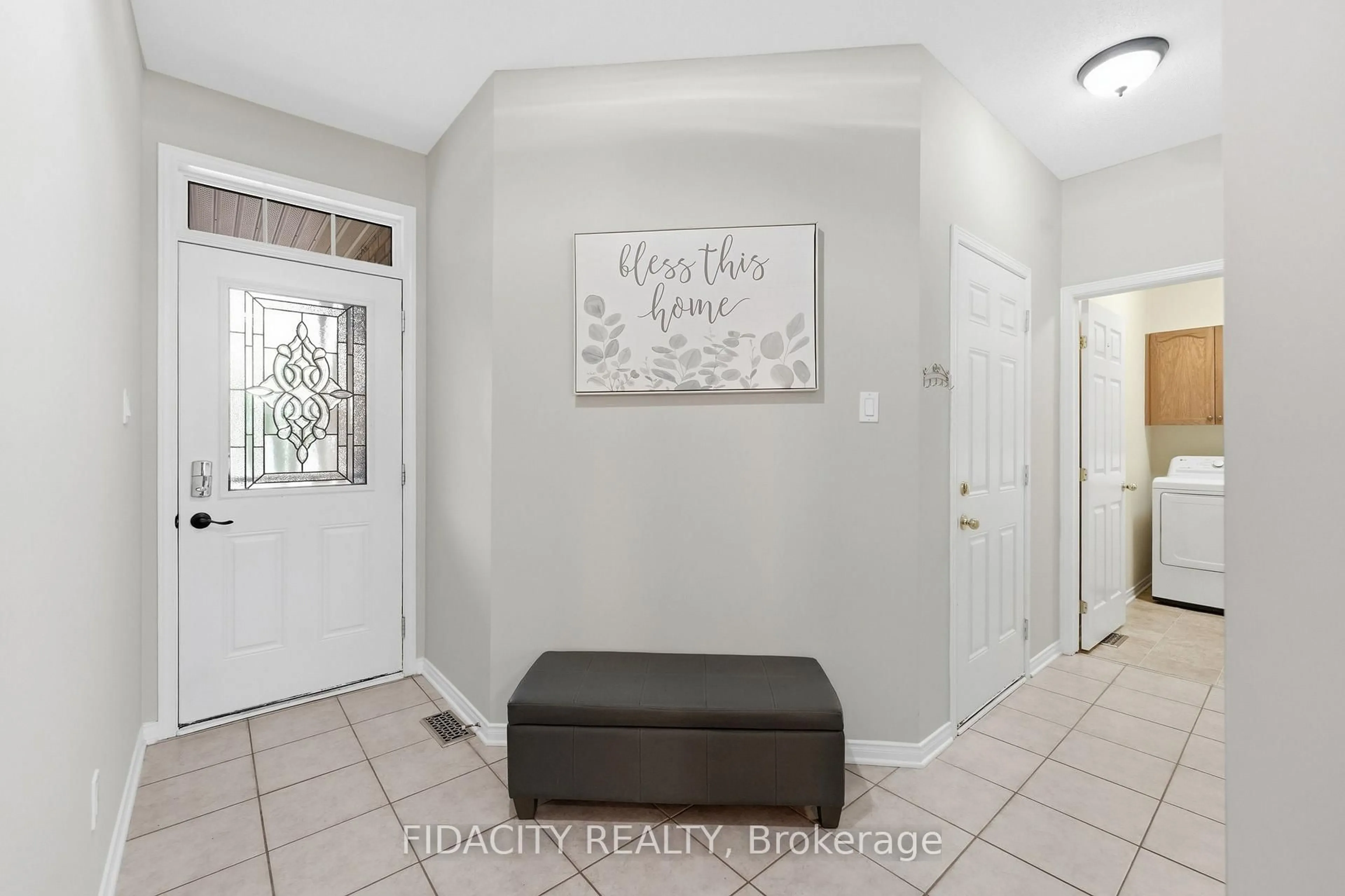 Indoor entryway for 925 Burwash Landing Landing, Kanata Ontario K2W 0C8