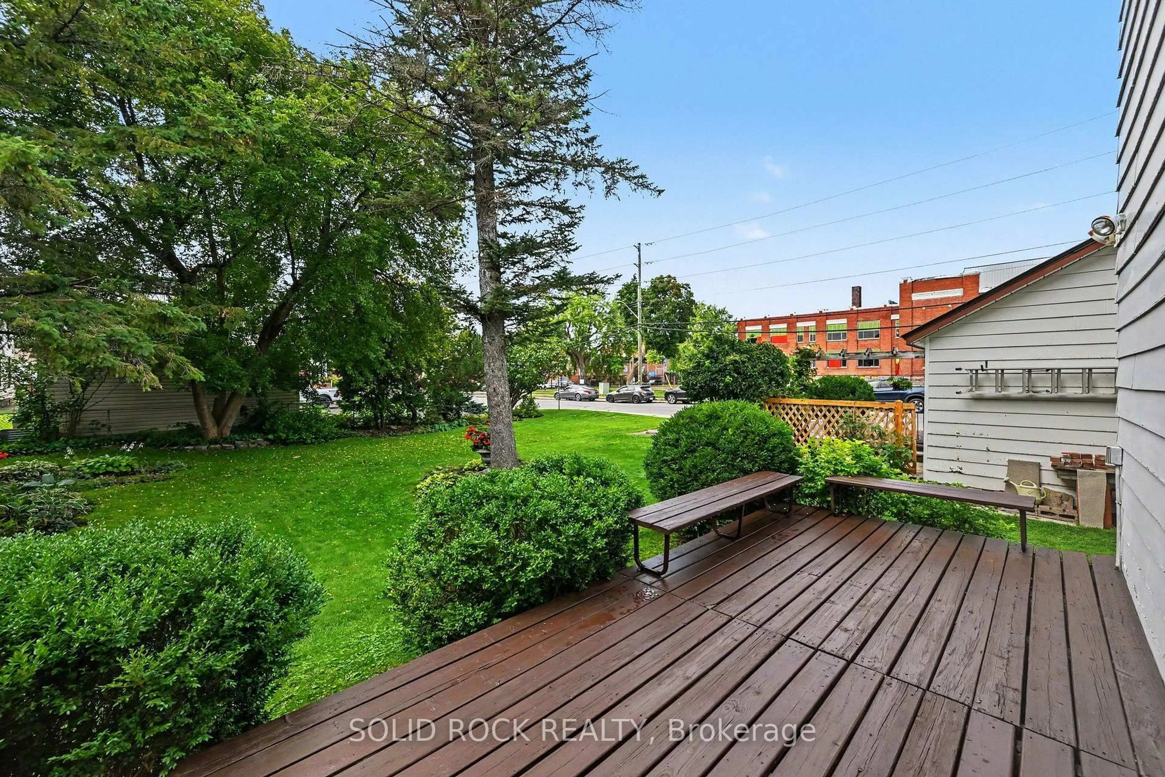 Patio, street for 85 Renfrew Ave, Renfrew Ontario K7V 2Y3