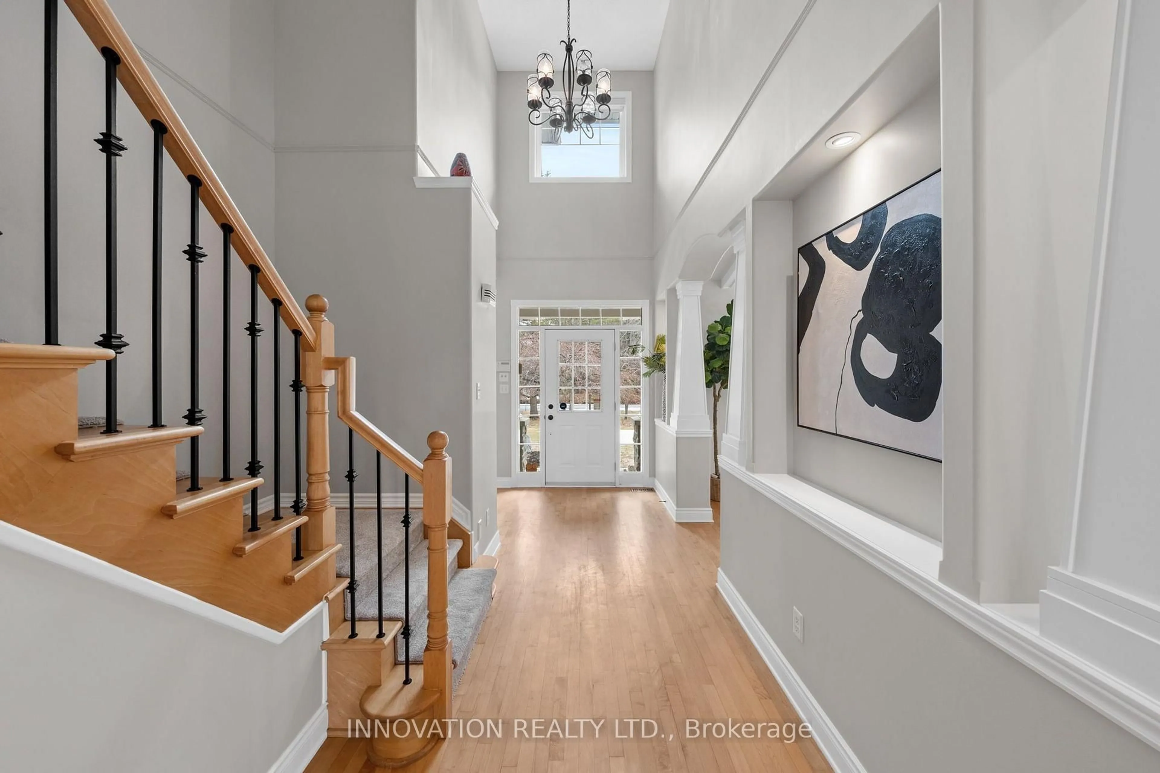 Indoor entryway for 1575 Landel Dr, Kanata Ontario K2W 1C6