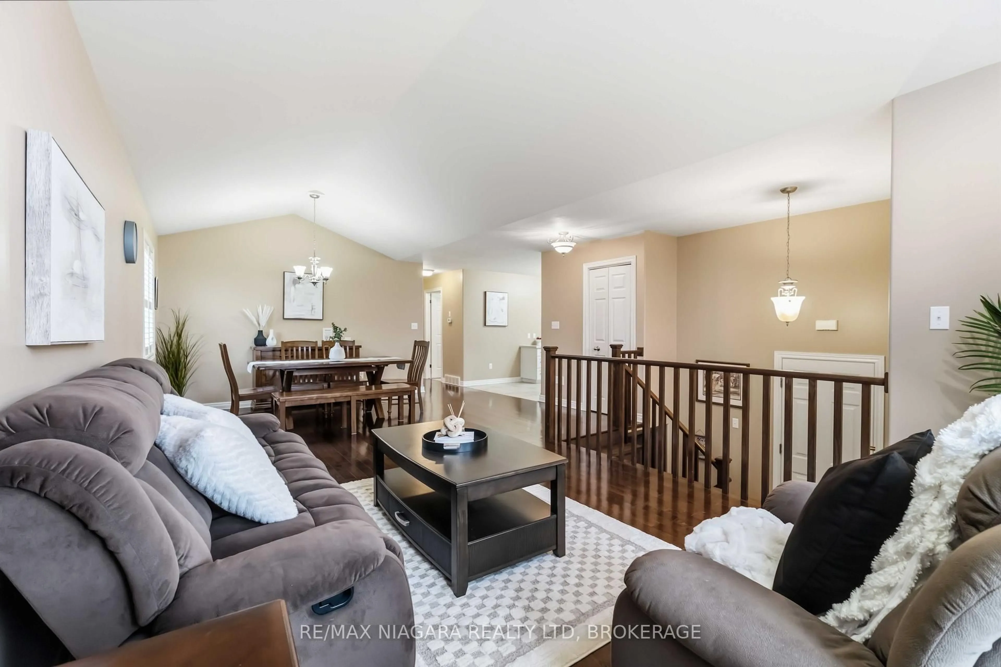 Living room with furniture, unknown for 8340 Racey Ave, Niagara Falls Ontario L2H 3M7