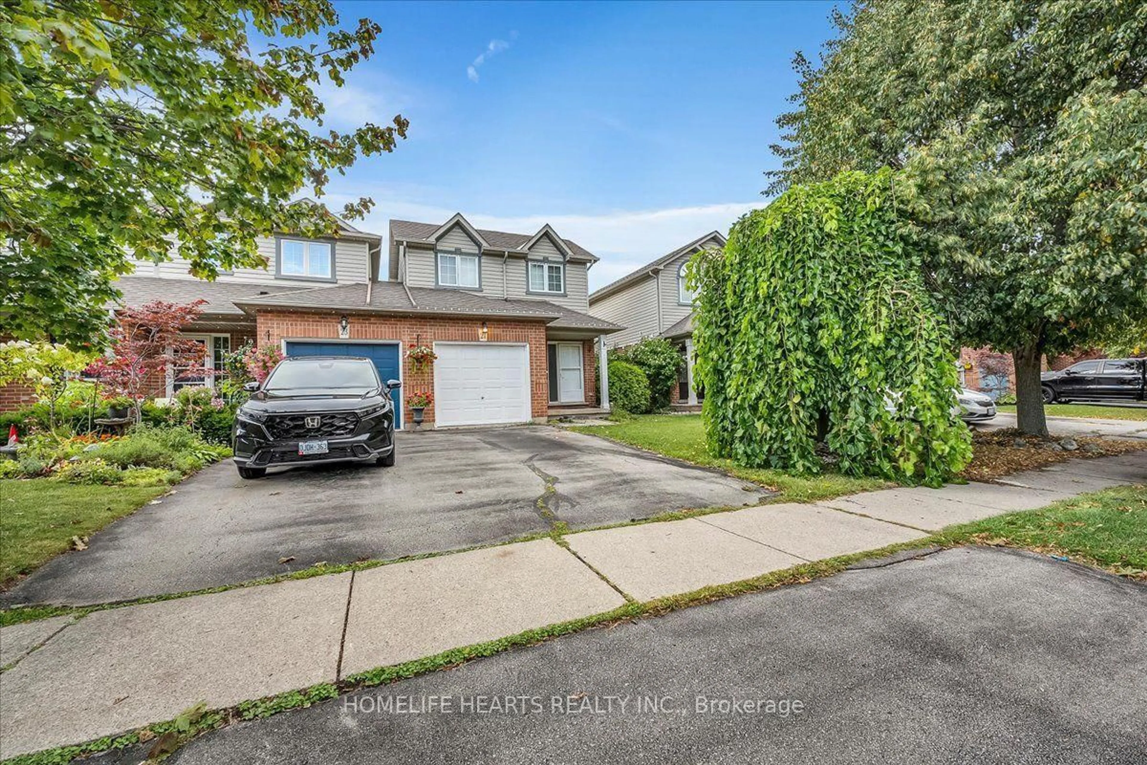 A pic from outside/outdoor area/front of a property/back of a property/a pic from drone, street for 21 Bronte Crt, Hamilton Ontario L9H 7N2