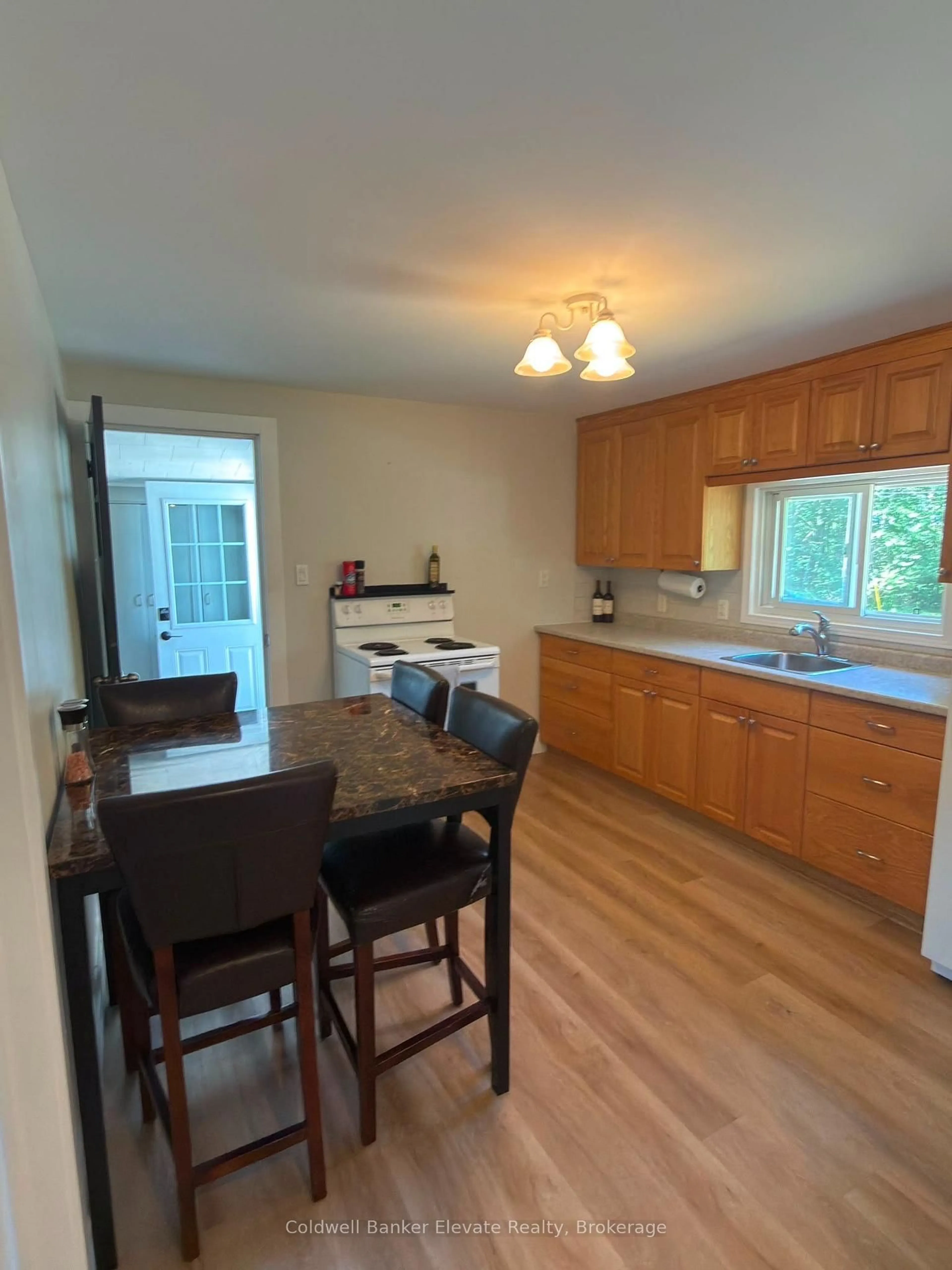 Unknown for 1625 5th Ave, Owen Sound Ontario N4K 2S3