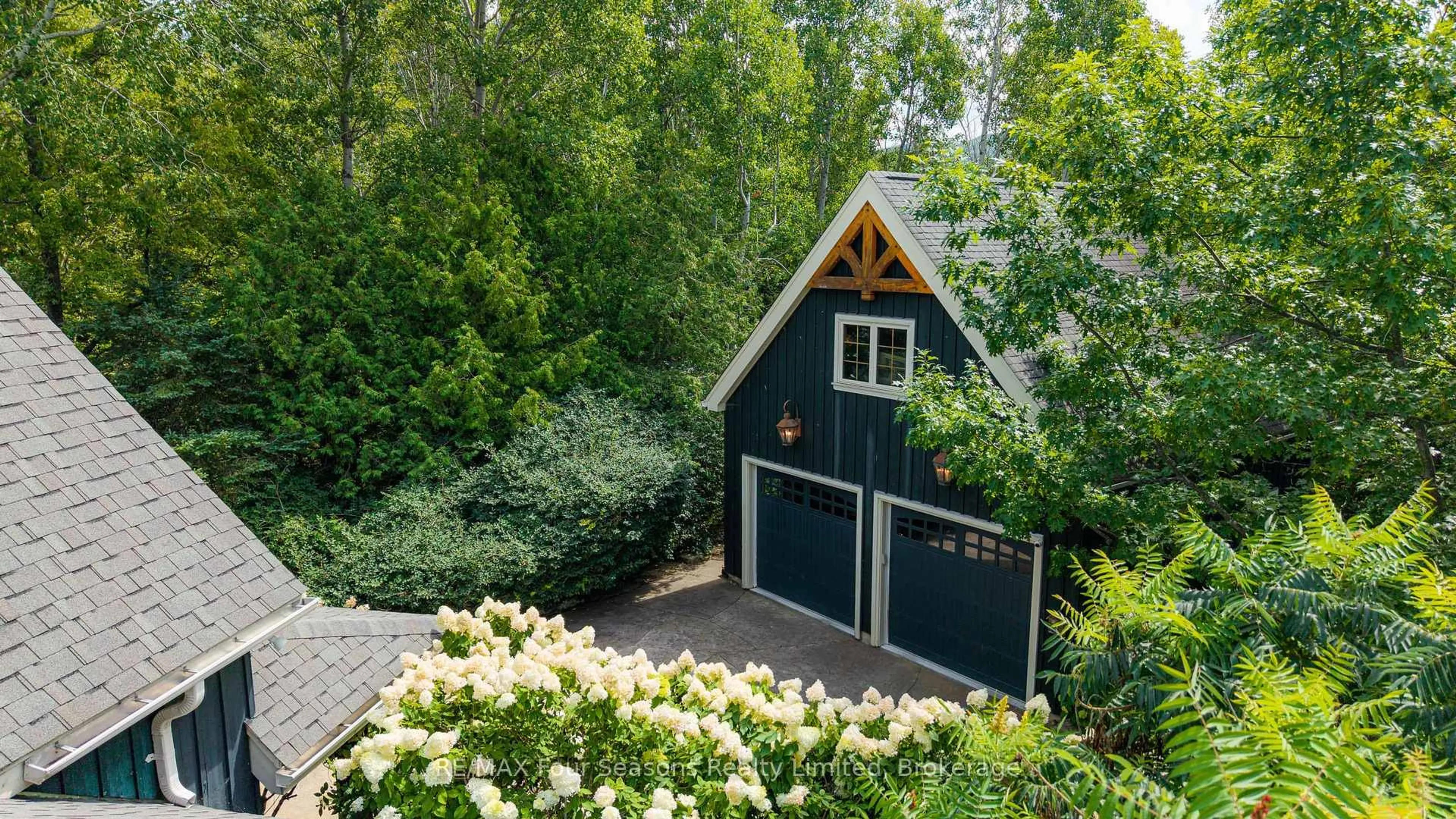 Shed for 129 Davos Dr, Blue Mountains Ontario L9Y 0S9