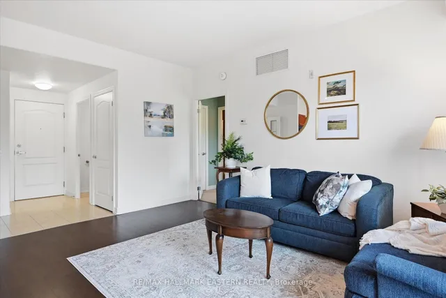 869 Clonsilla Ave #PH16, Peterborough 3