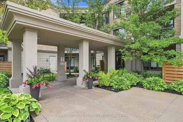 869 Clonsilla Ave #PH16, Peterborough 2