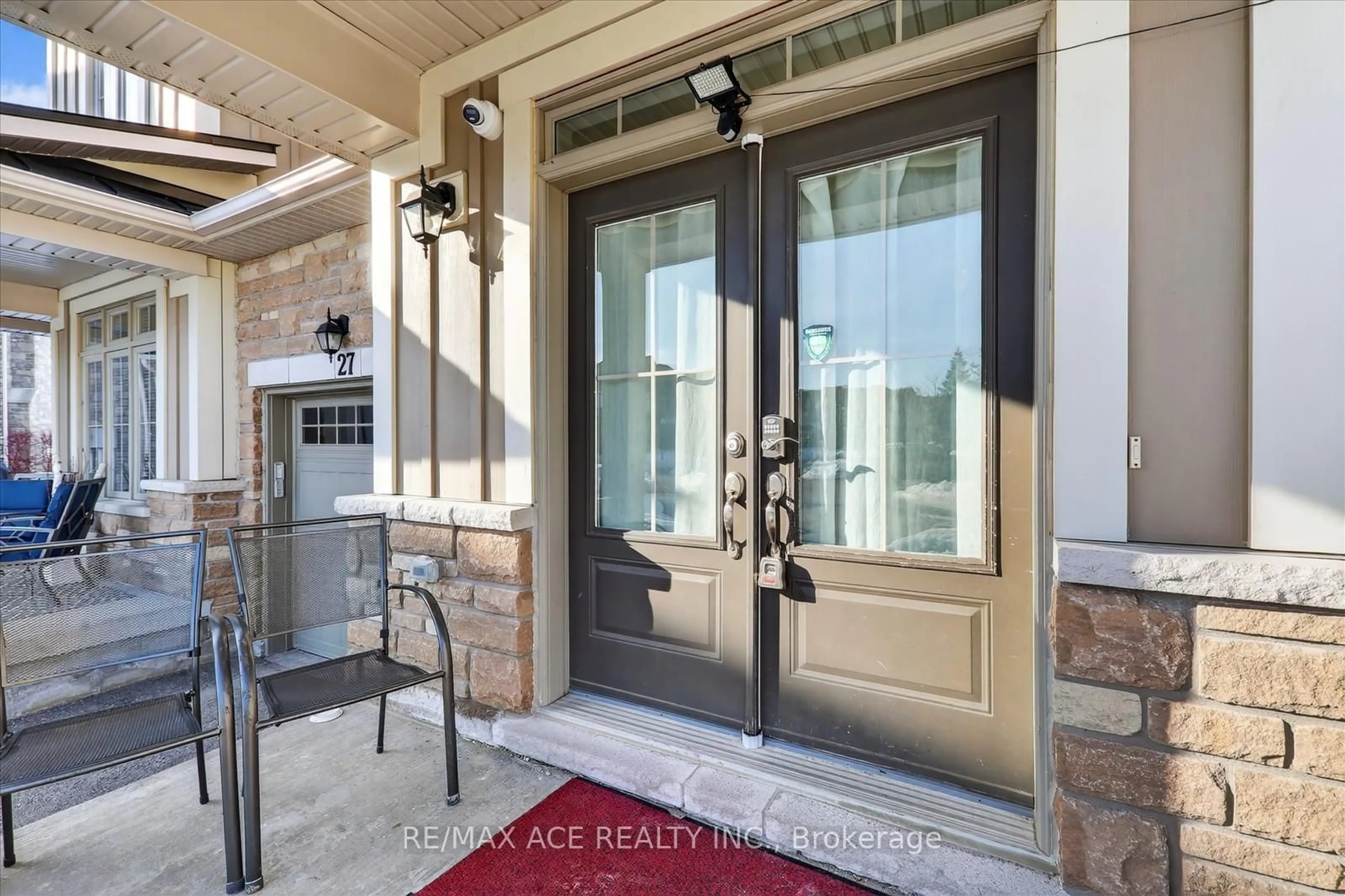 Indoor entryway for 171 Snowbridge Way #26, Blue Mountains Ontario L9Y 0V1