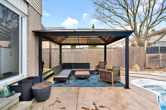 122 Laurel St, London North 5