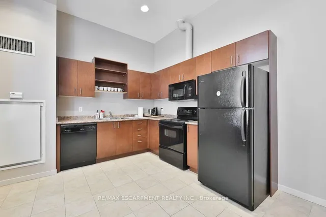 404 King St St #424, Kitchener 3