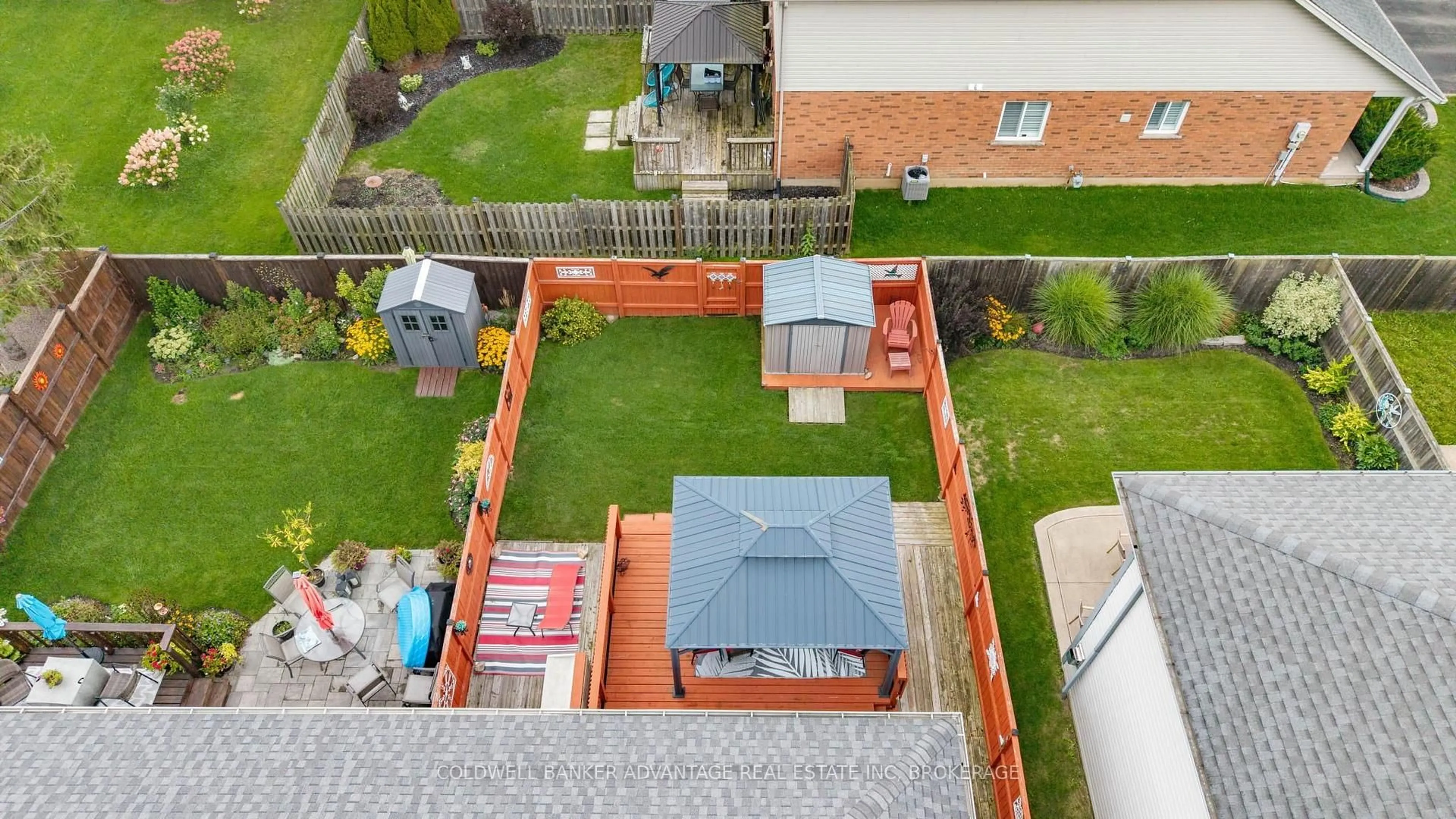 A pic from outside/outdoor area/front of a property/back of a property/a pic from drone, city buildings view from balcony for 386 Foxtail Ave, Welland Ontario L3C 7J9