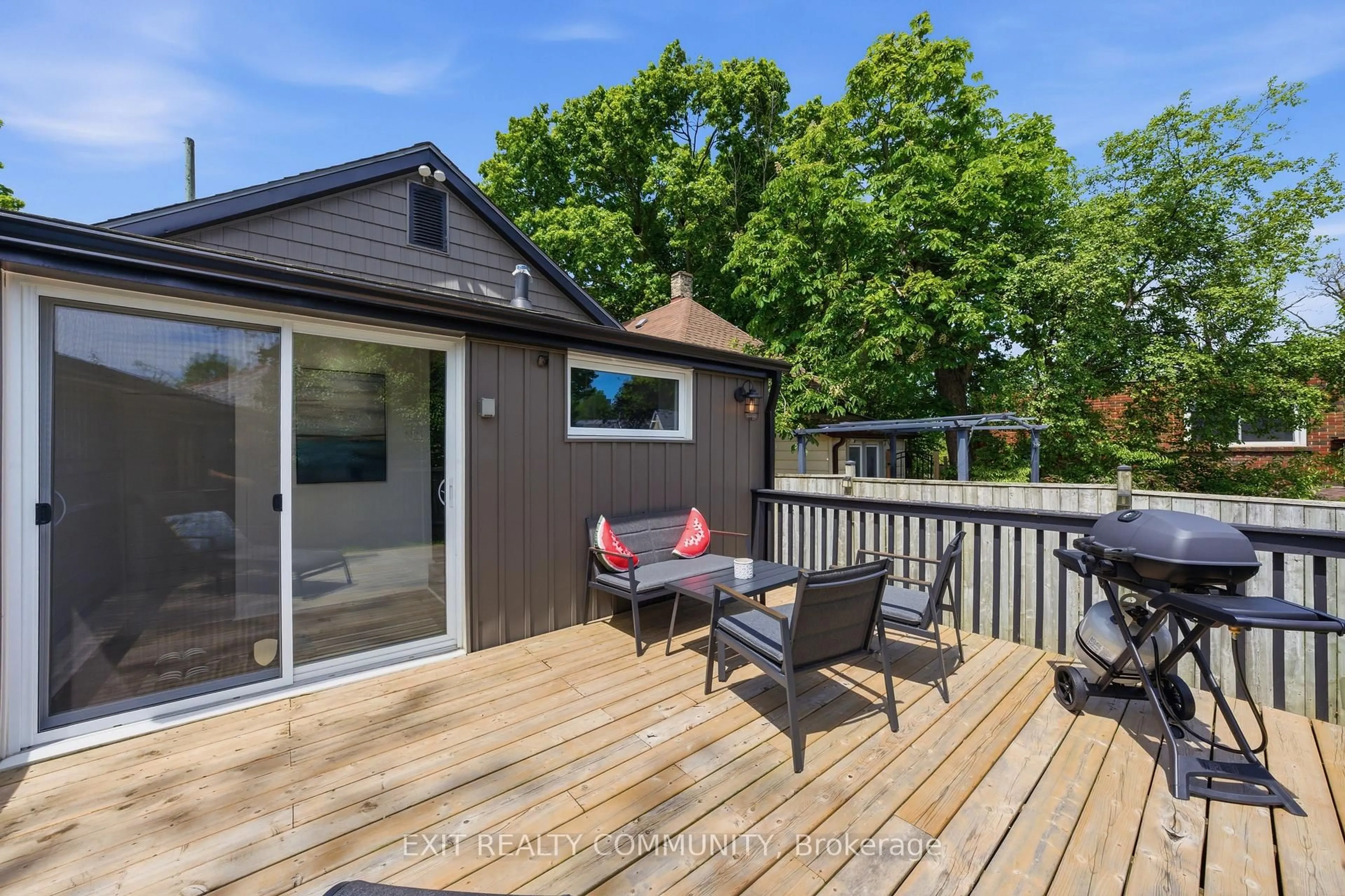 Patio, water/lake/river/ocean view for 20 Wharncliffe Rd, London South Ontario N6J 2J4