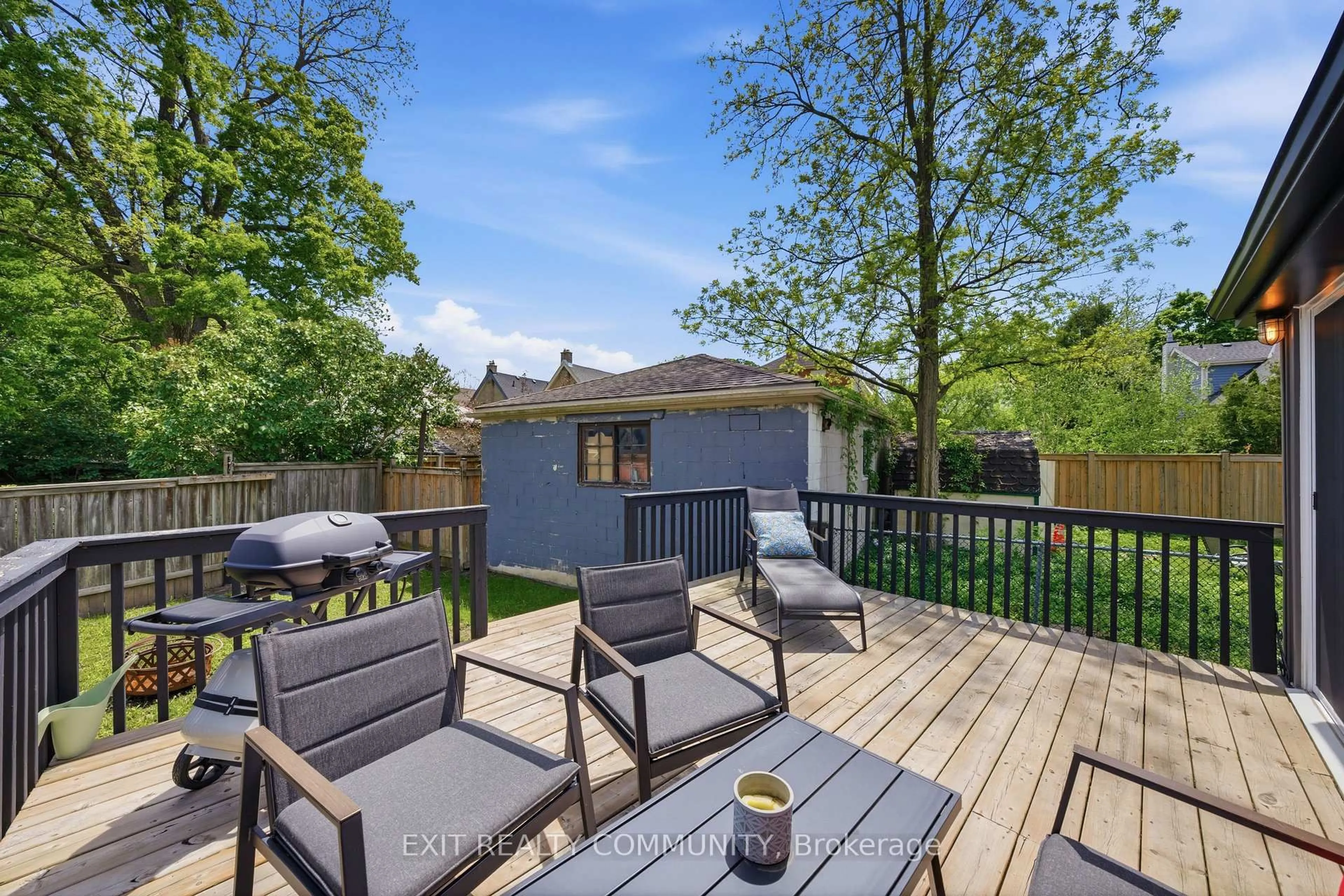Patio, street for 20 Wharncliffe Rd, London South Ontario N6J 2J4