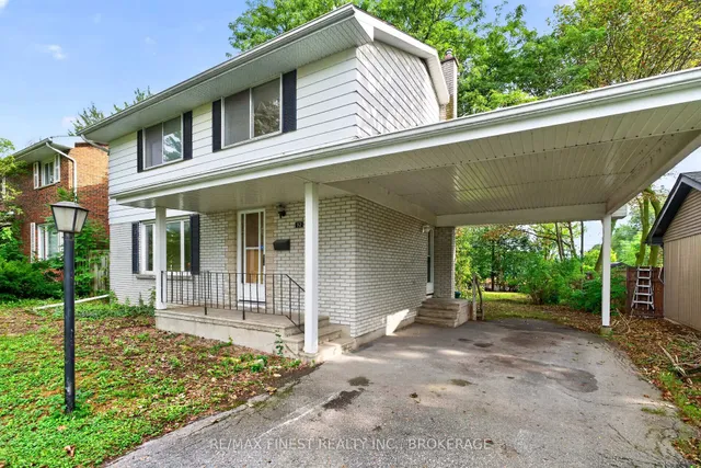 92 Cliff Cres, Kingston 3