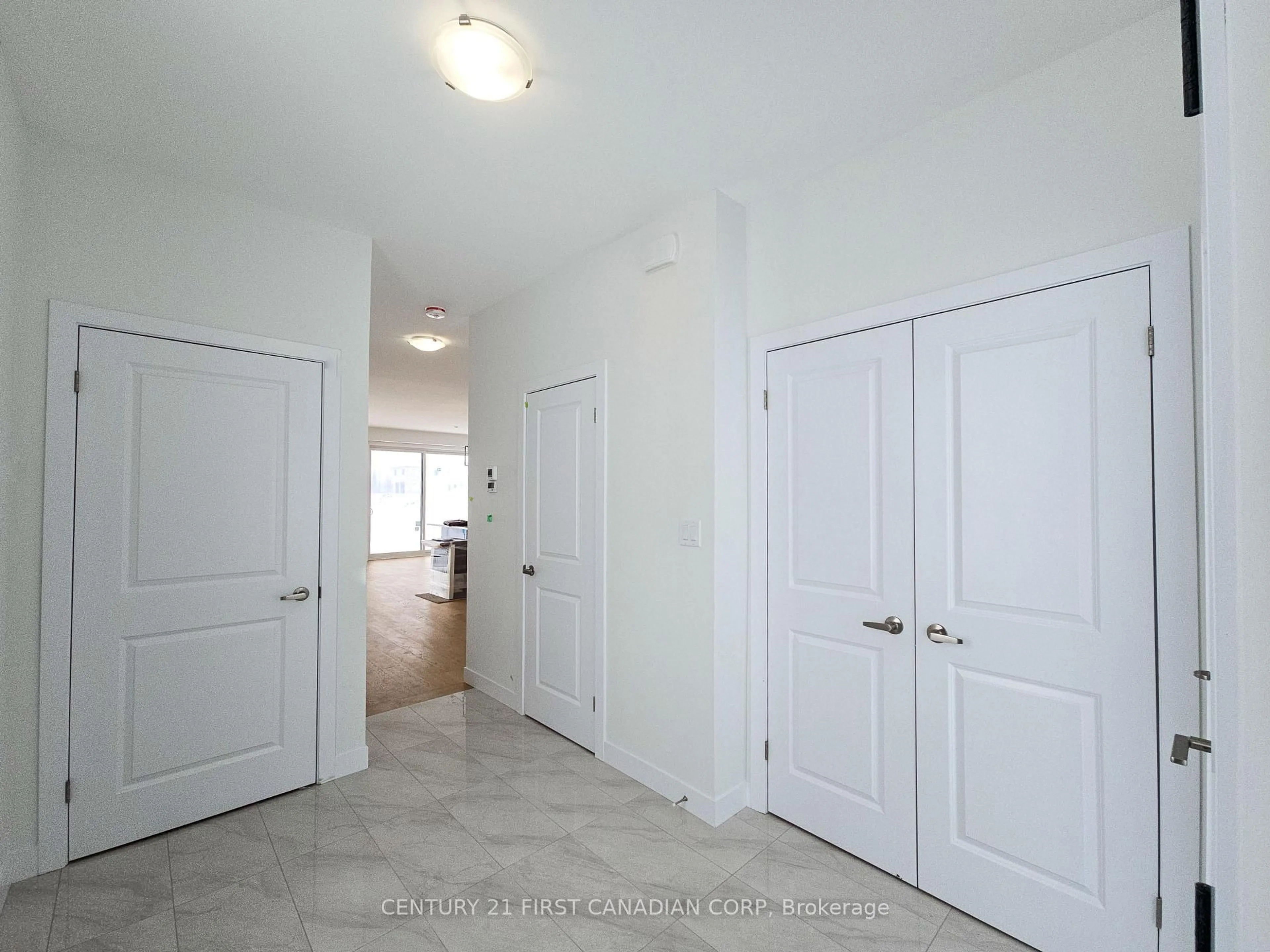 Indoor entryway for 4251 Calhoun Way, London South Ontario N6P 1J9