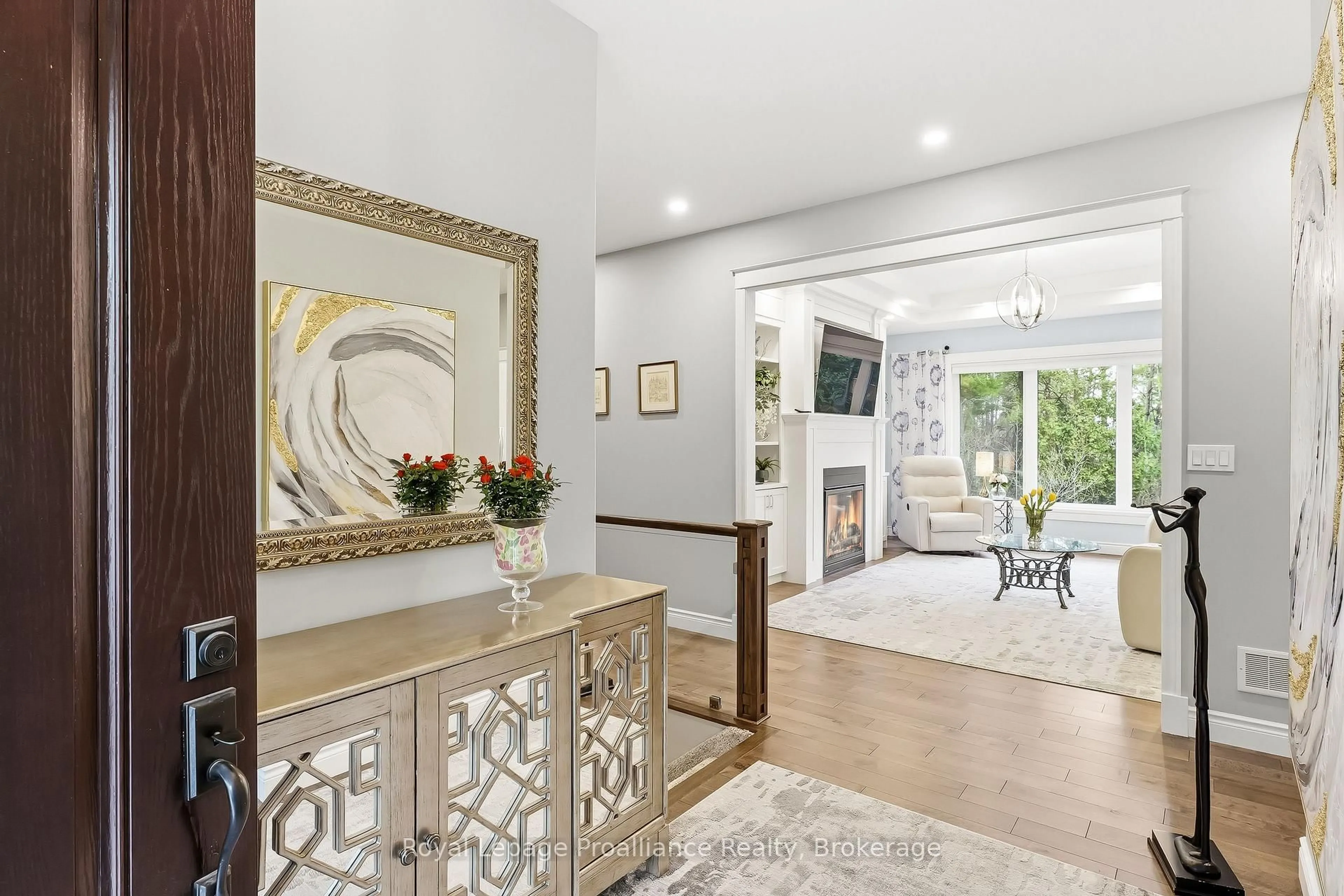 Indoor entryway for 1 Cardinal Crt, Quinte West Ontario K8V 5P6