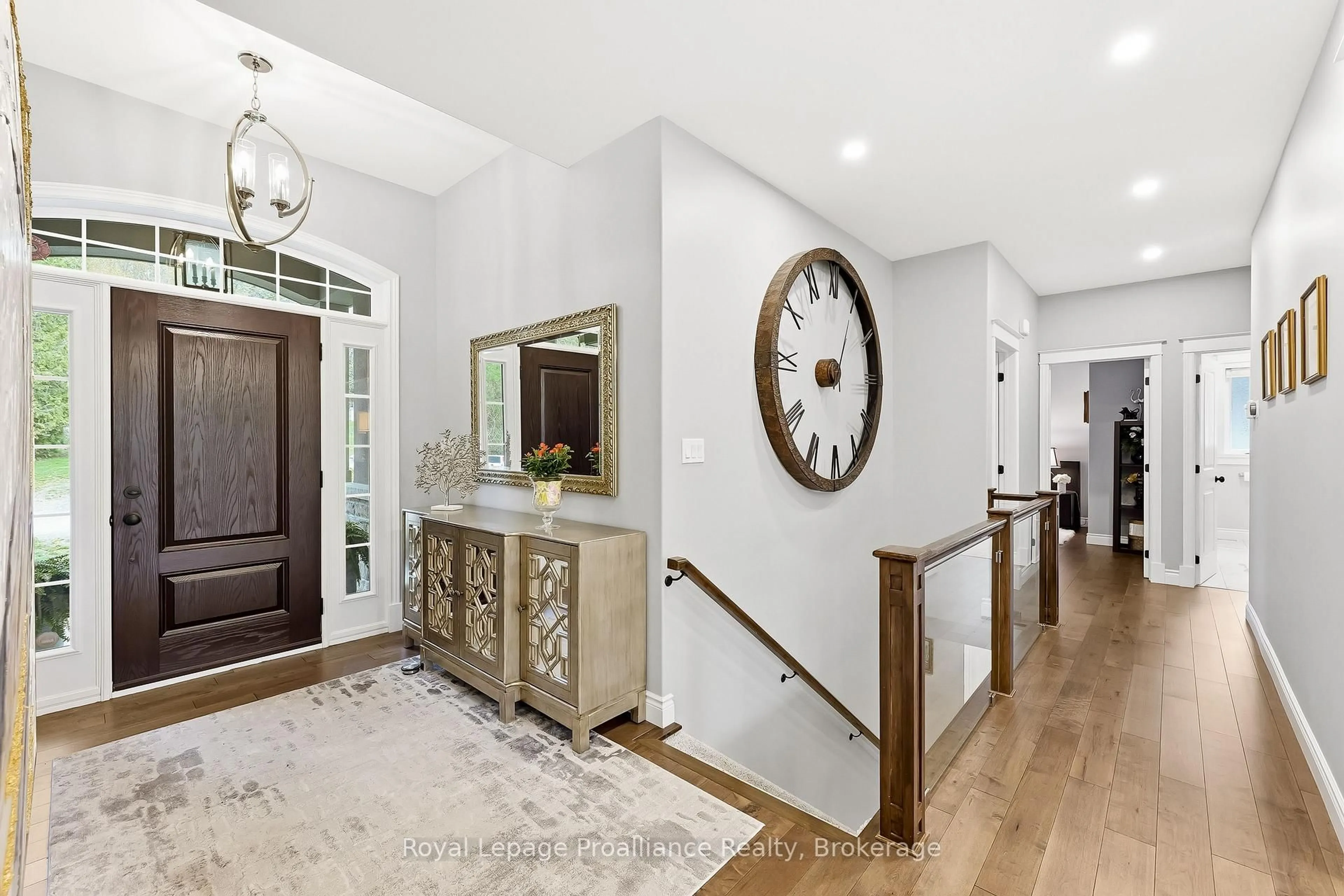 Indoor entryway for 1 Cardinal Crt, Quinte West Ontario K8V 5P6