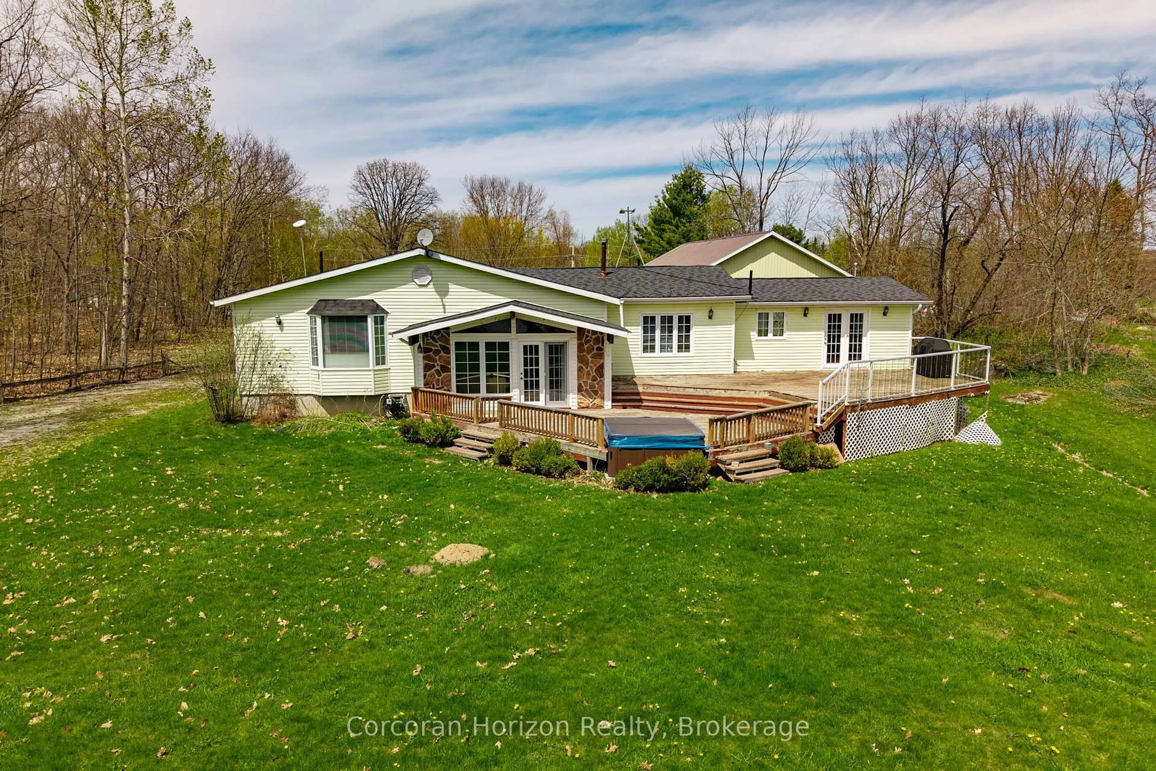 A pic from outside/outdoor area/front of a property/back of a property/a pic from drone, water/lake/river/ocean view for 112 Heath Valley Tr, Georgian Bay Ontario L0K 1S0