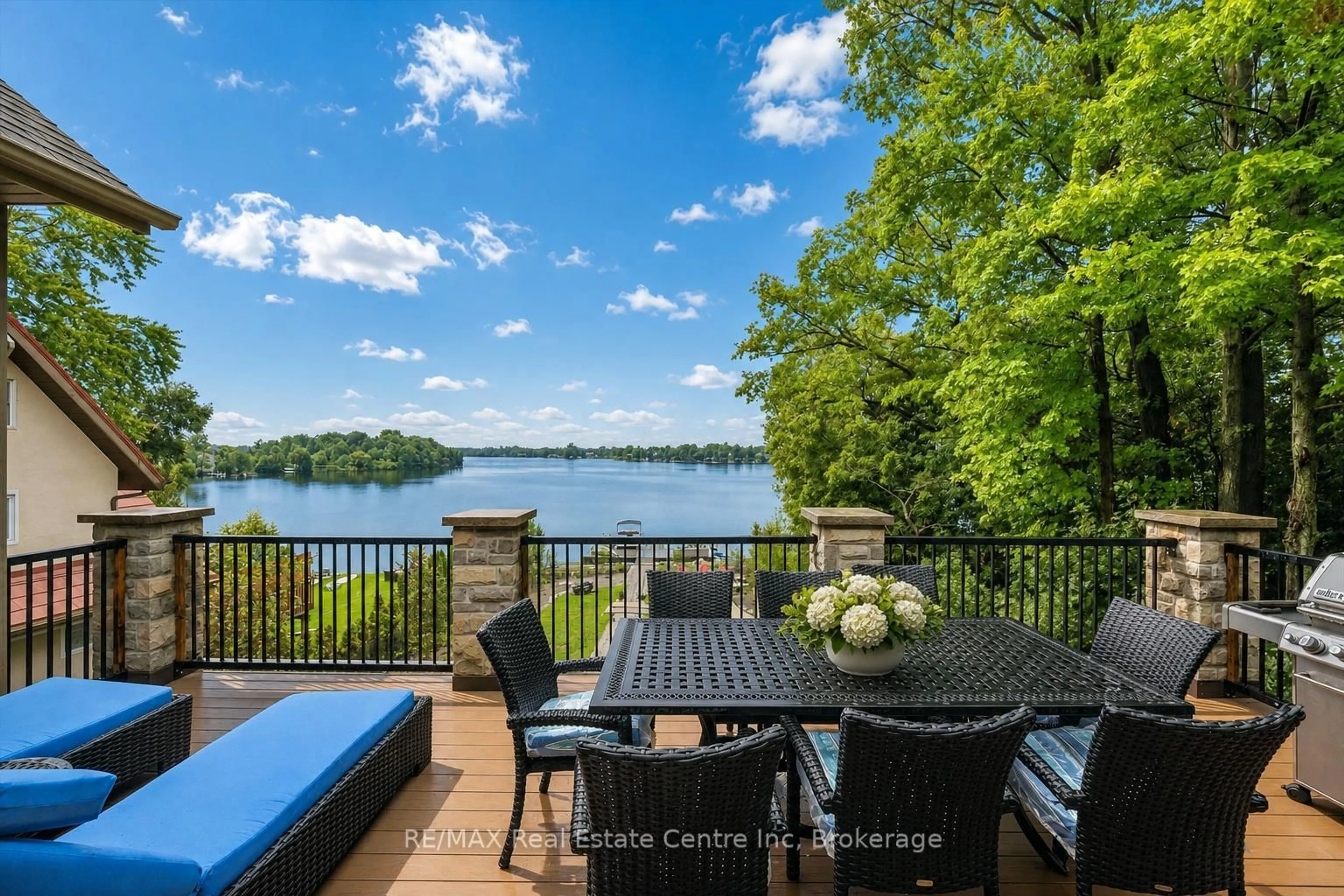 Patio, water/lake/river/ocean view for 16 Clergy Lane, Puslinch Ontario N0B 2J0