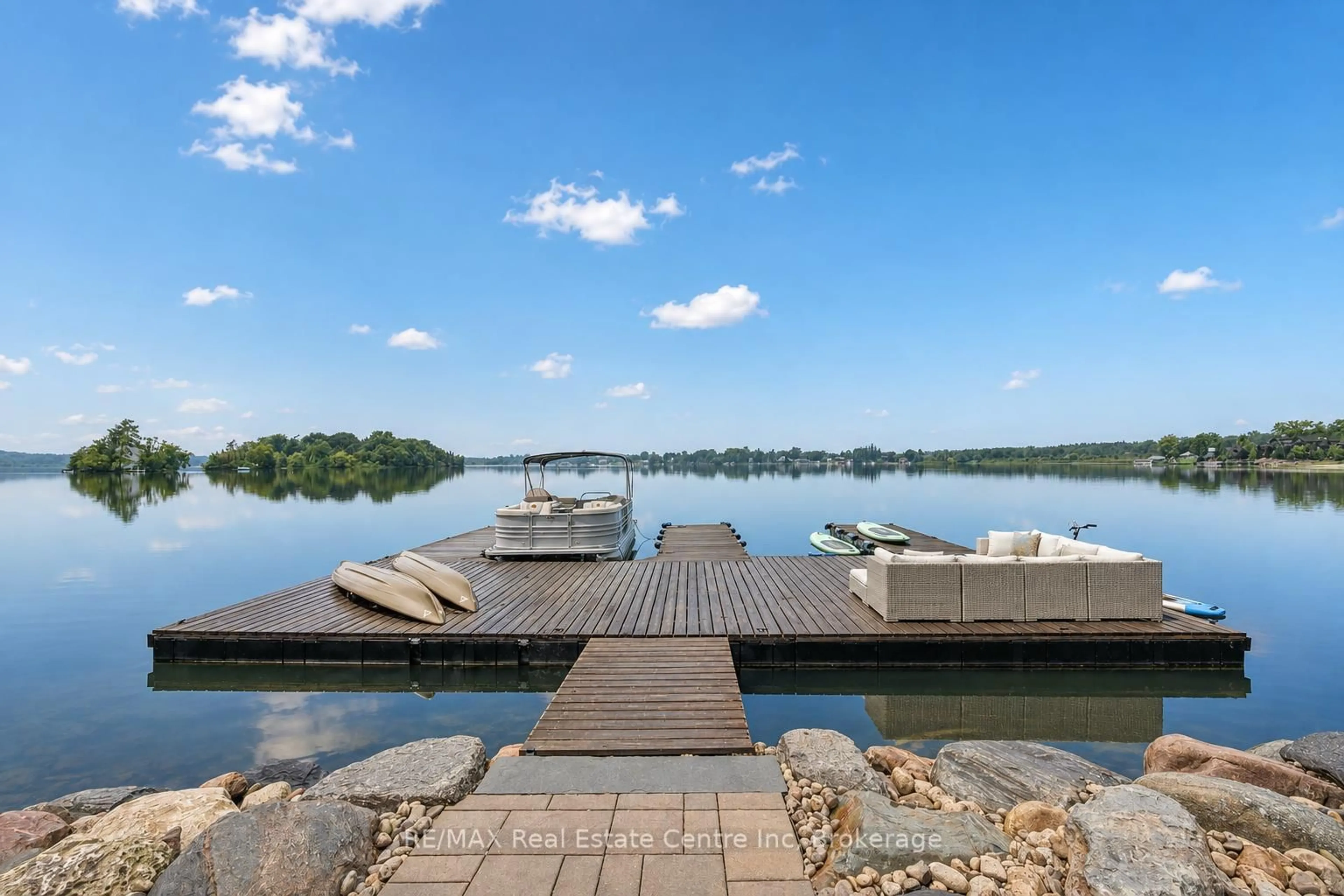 Patio, water/lake/river/ocean view for 16 Clergy Lane, Puslinch Ontario N0B 2J0
