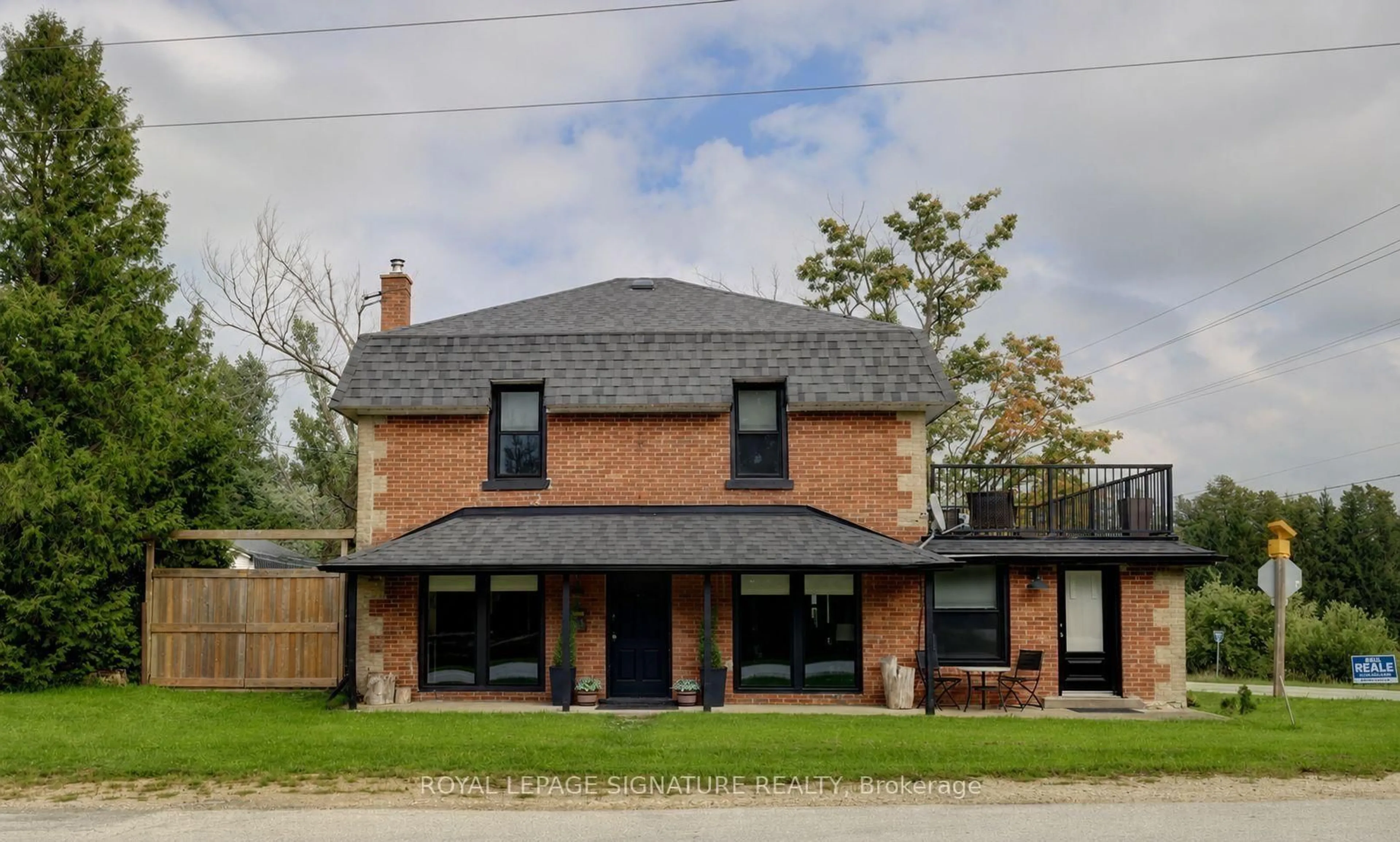 Home with brick exterior material, building for 629295 Grey Road 119, Blue Mountains Ontario N0H 1J0