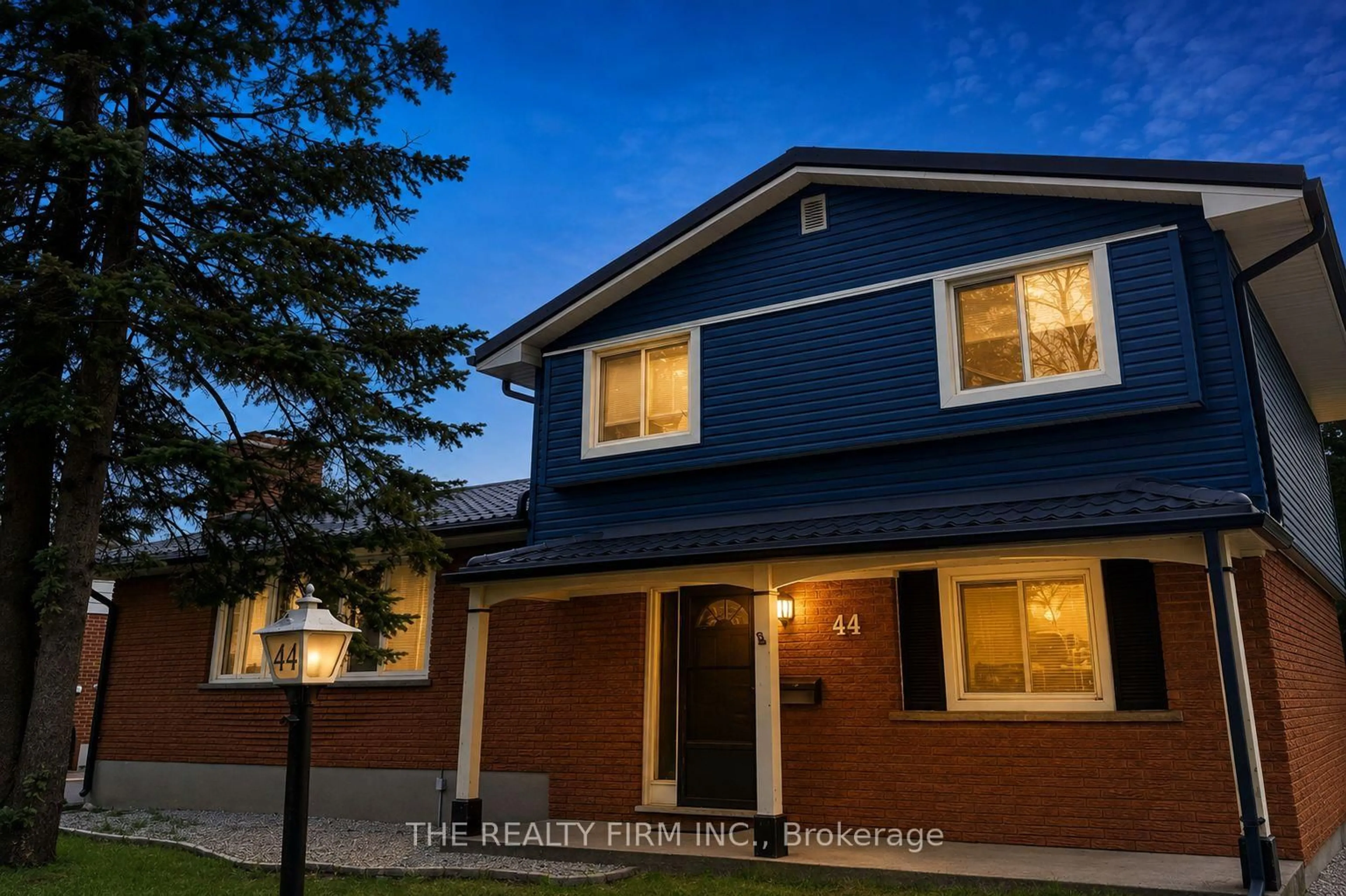 Home with vinyl exterior material, street for 44 Ebury Pl, London South Ontario N6C 4V4