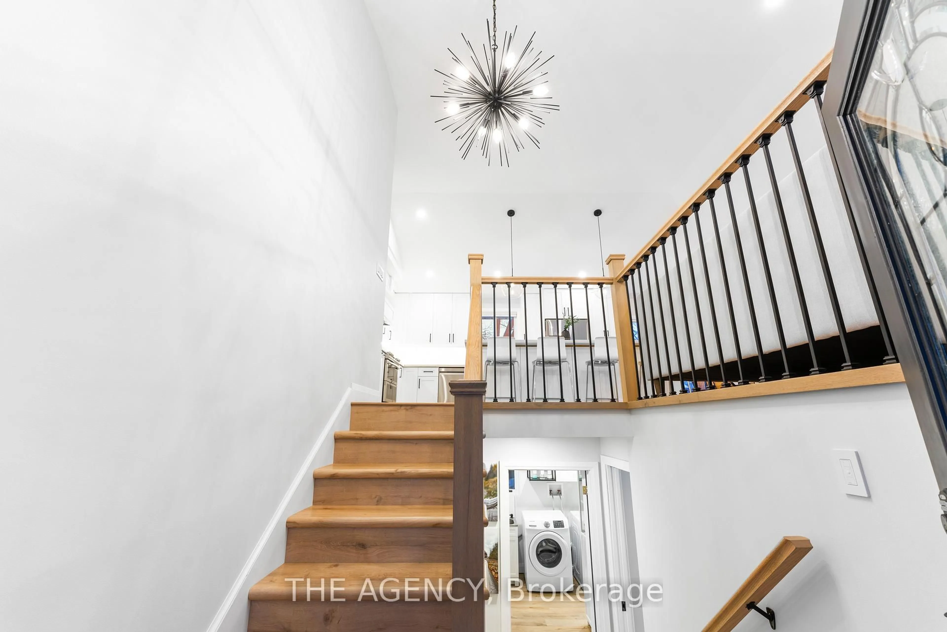 Indoor foyer for 503 Wellington Rd, Centre Wellington Ontario N0B 1S0