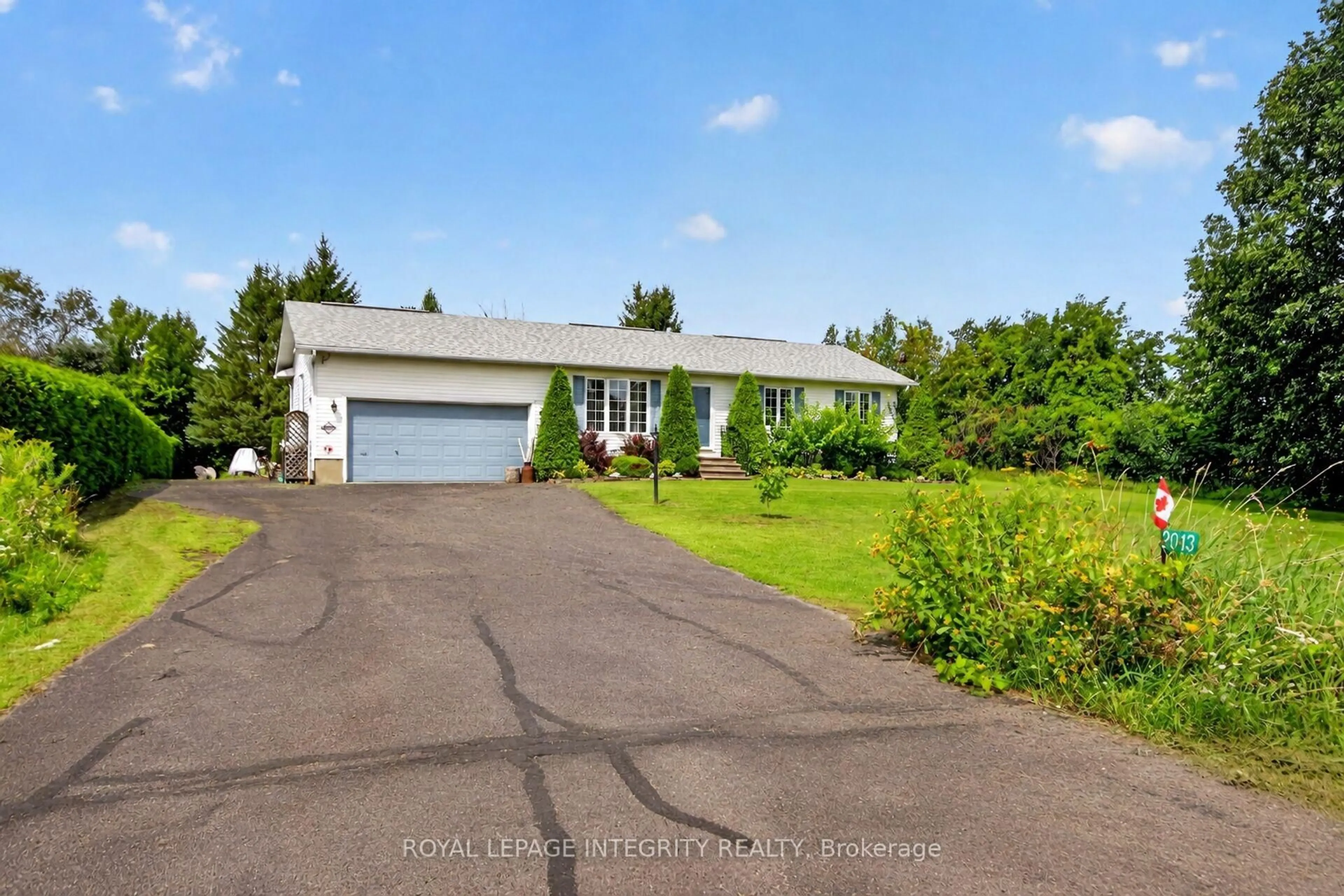 A pic from outside/outdoor area/front of a property/back of a property/a pic from drone, street for 2913 Danbury Way, North Gower Ontario K0A 2T0