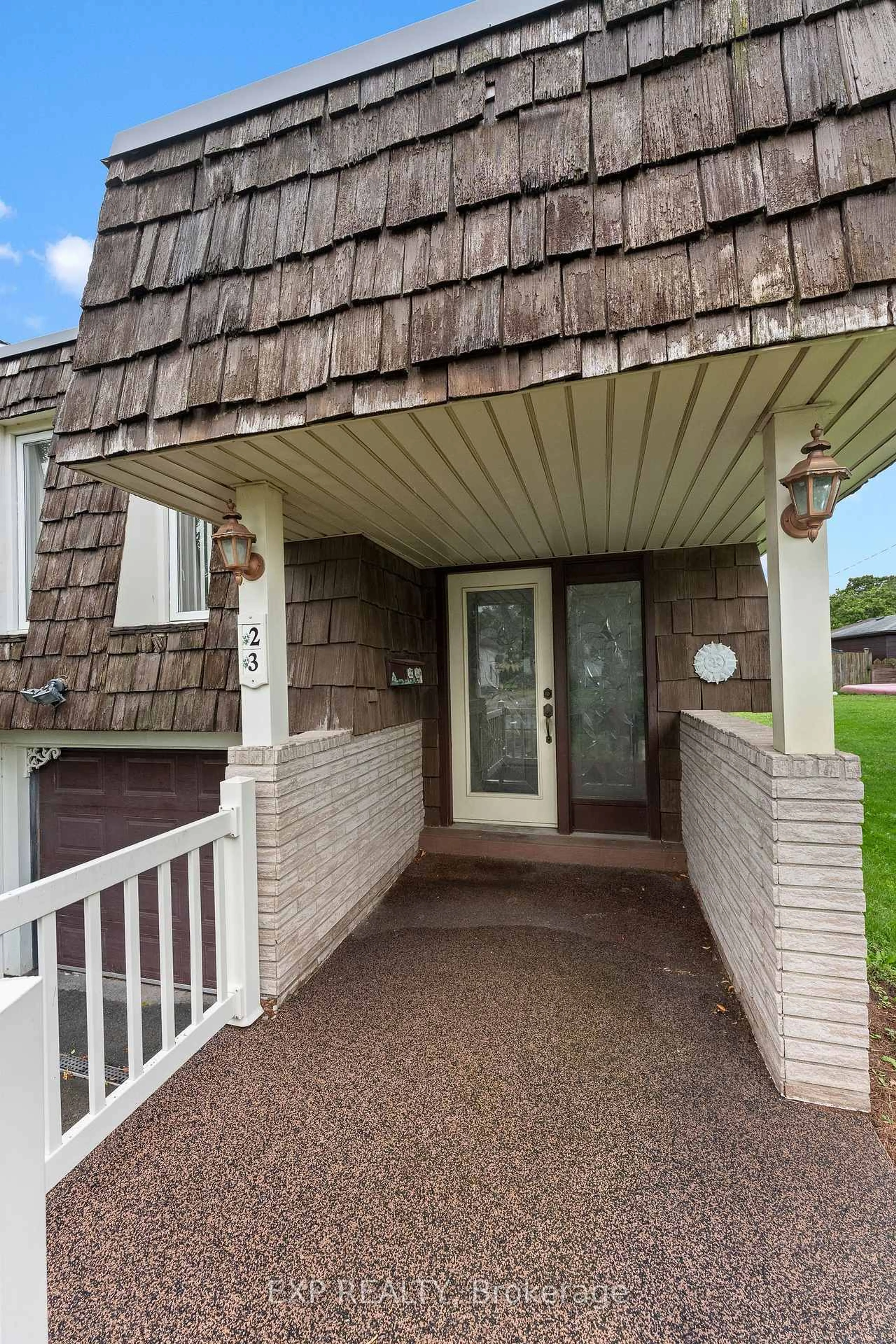 Unknown for 23 Classic Ave, Welland Ontario L3B 1P3
