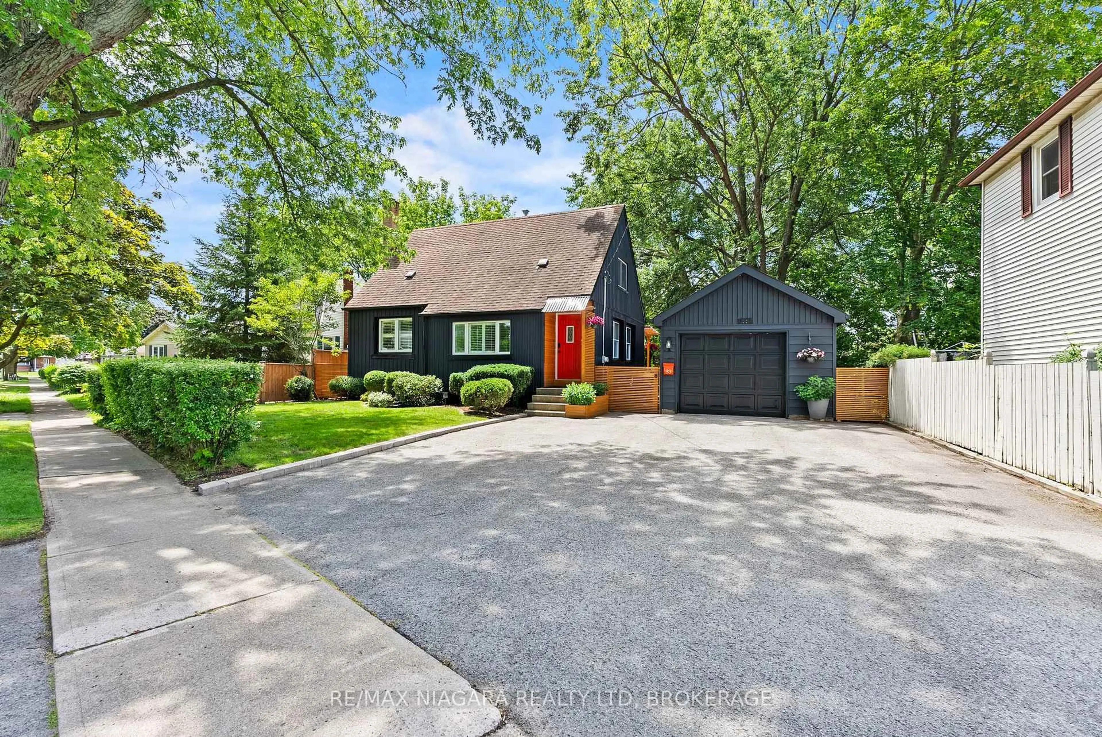 Home with brick exterior material, street for 83 Devon Rd, St. Catharines Ontario L2N 1X5