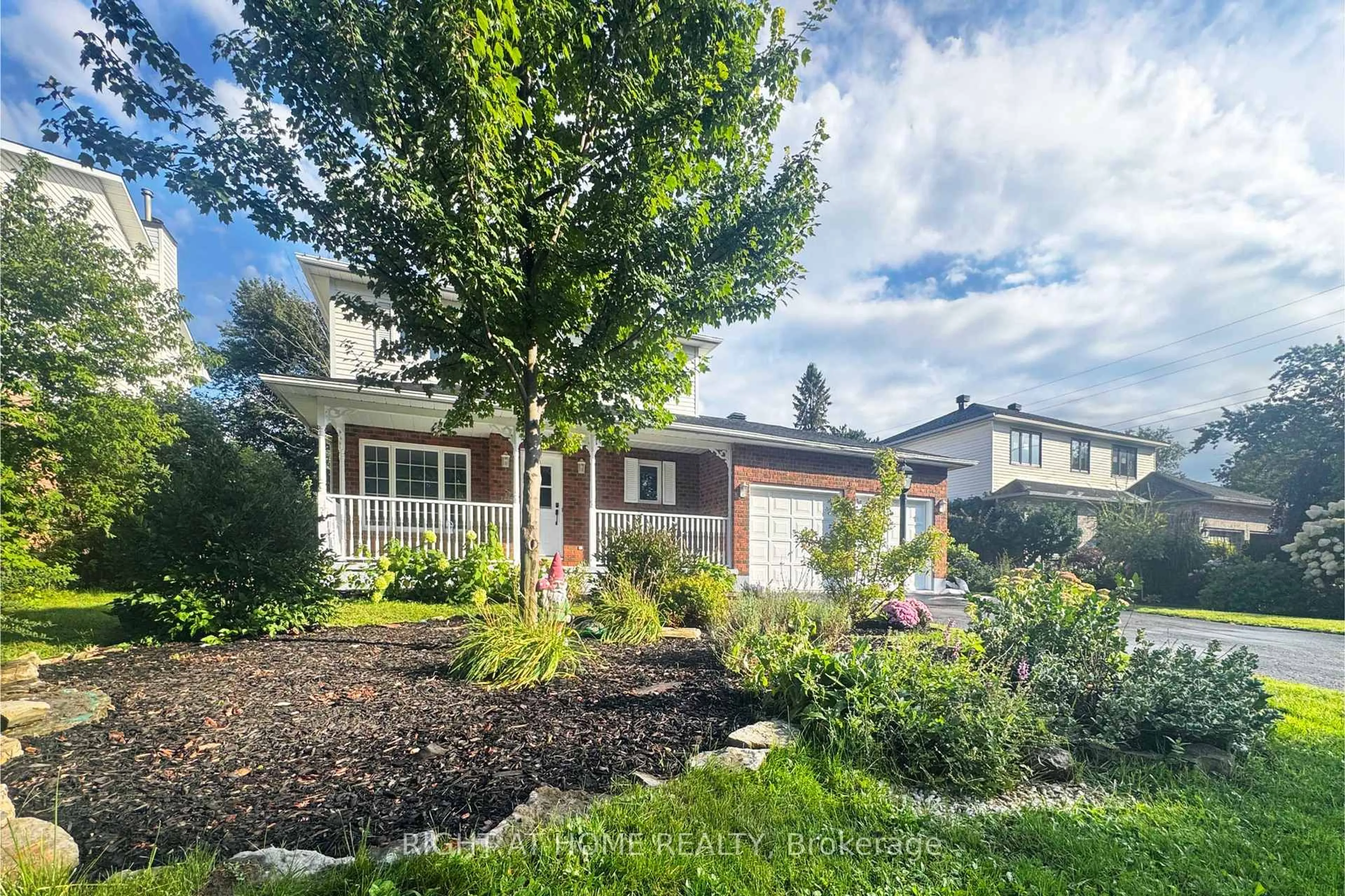 Home with vinyl exterior material, street for 3 JOSEPH Circ, Ottawa Ontario K2S 1B9
