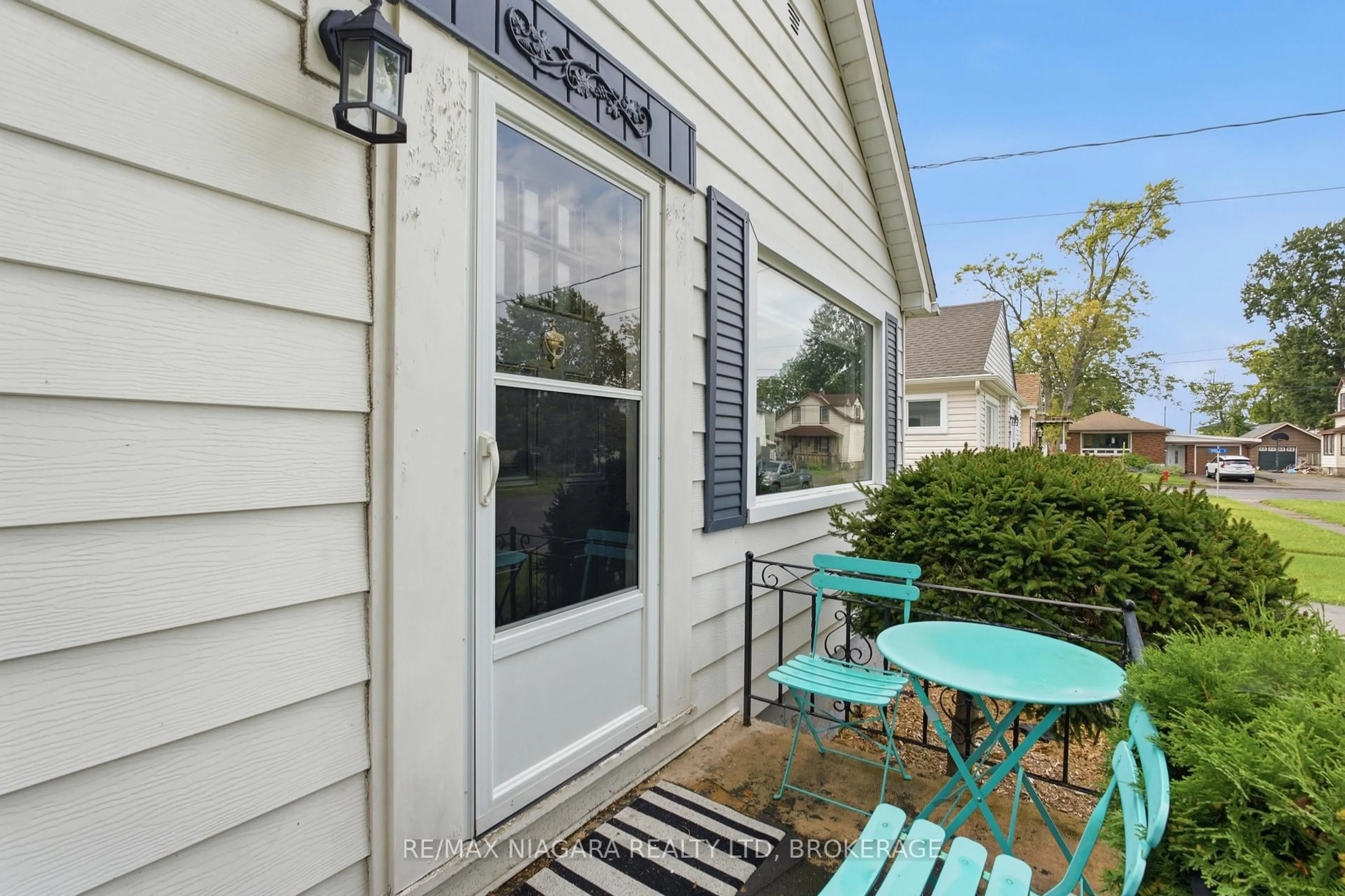 Patio, street for 222 NEFF St, Port Colborne Ontario L3K 3T6