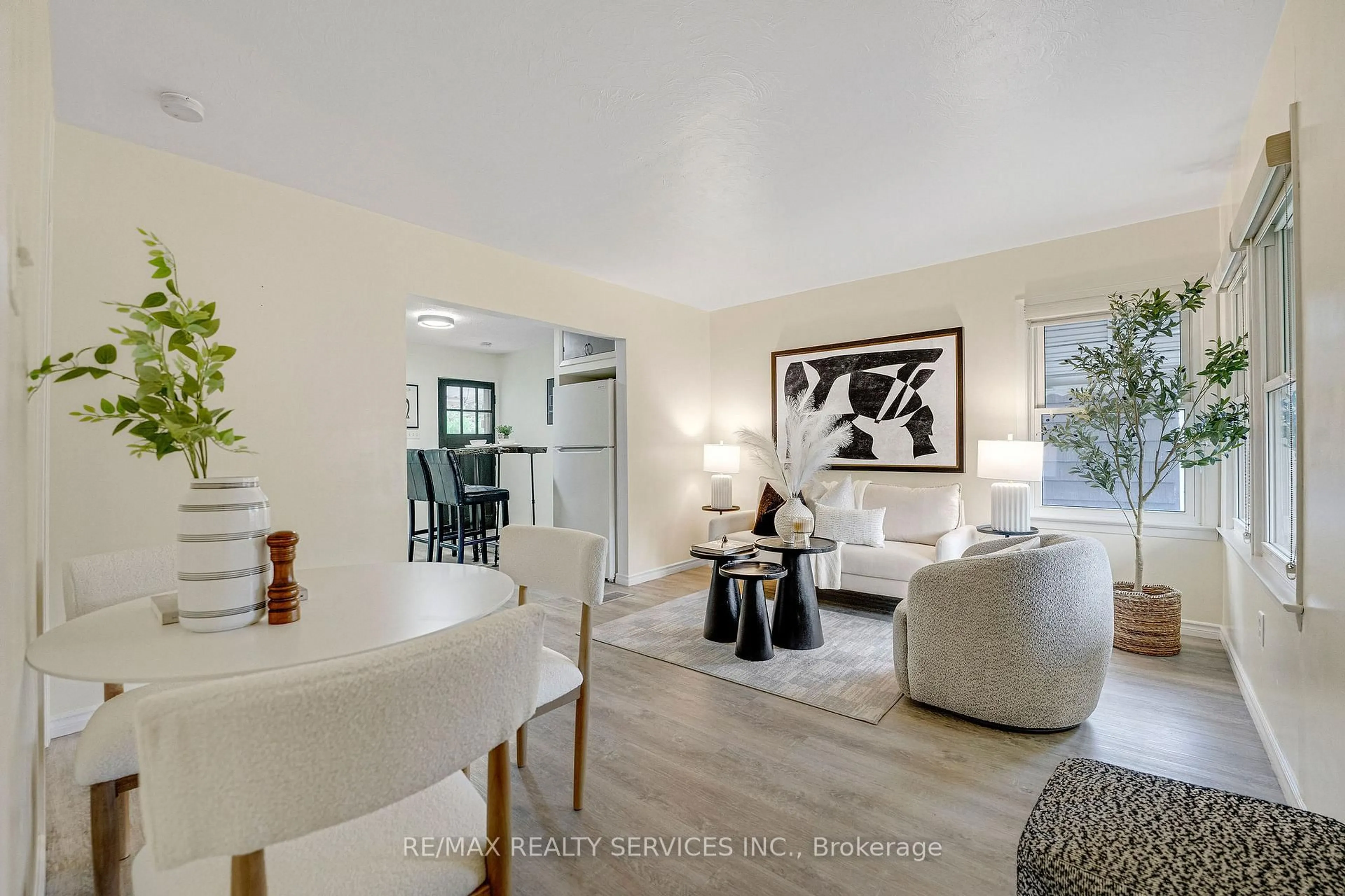 Living room with furniture, unknown for 6289 Atlee St, Niagara Falls Ontario L2G 2W4