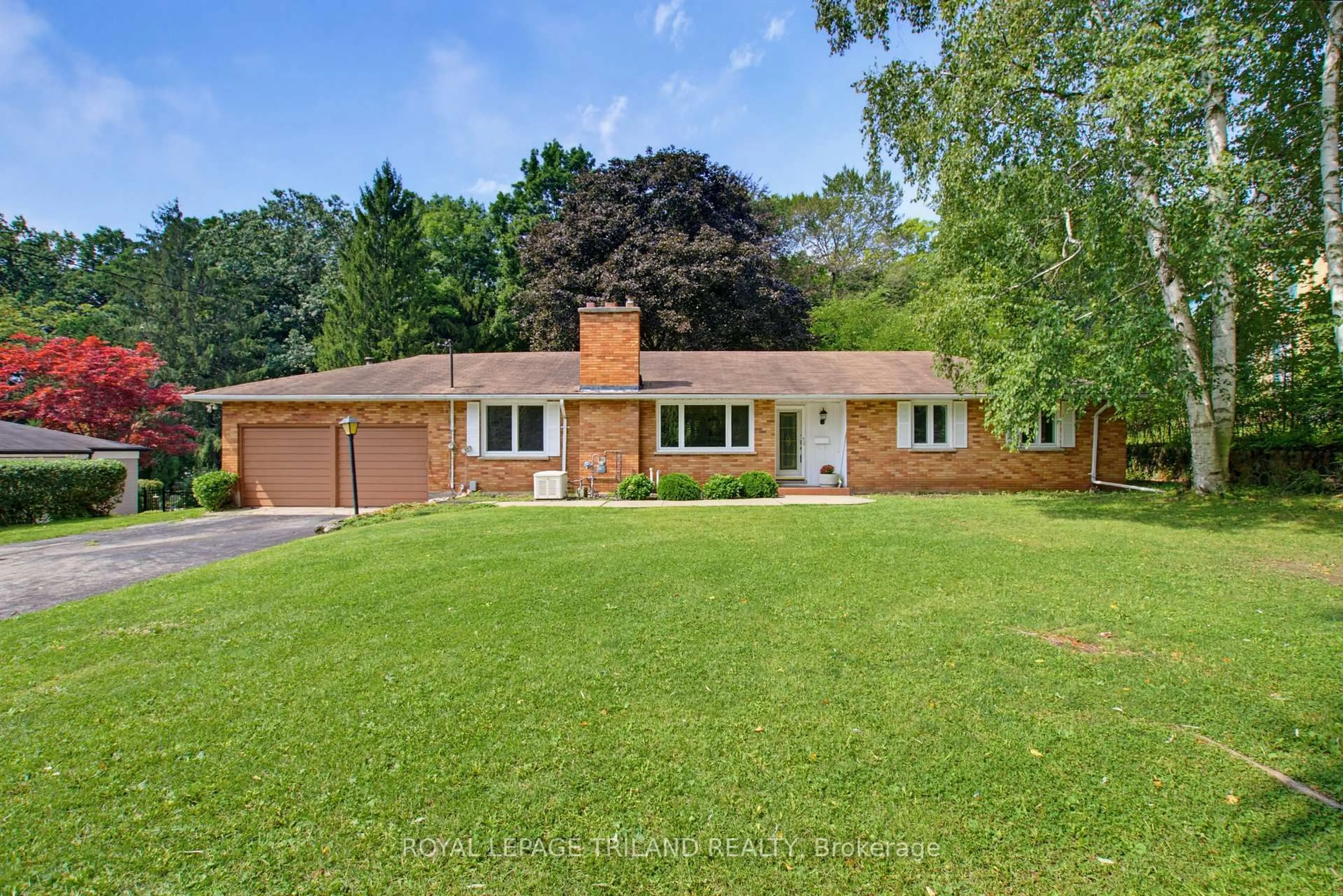 A pic from outside/outdoor area/front of a property/back of a property/a pic from drone, street for 6267 Sunset Rd, Central Elgin Ontario N0L 2L0