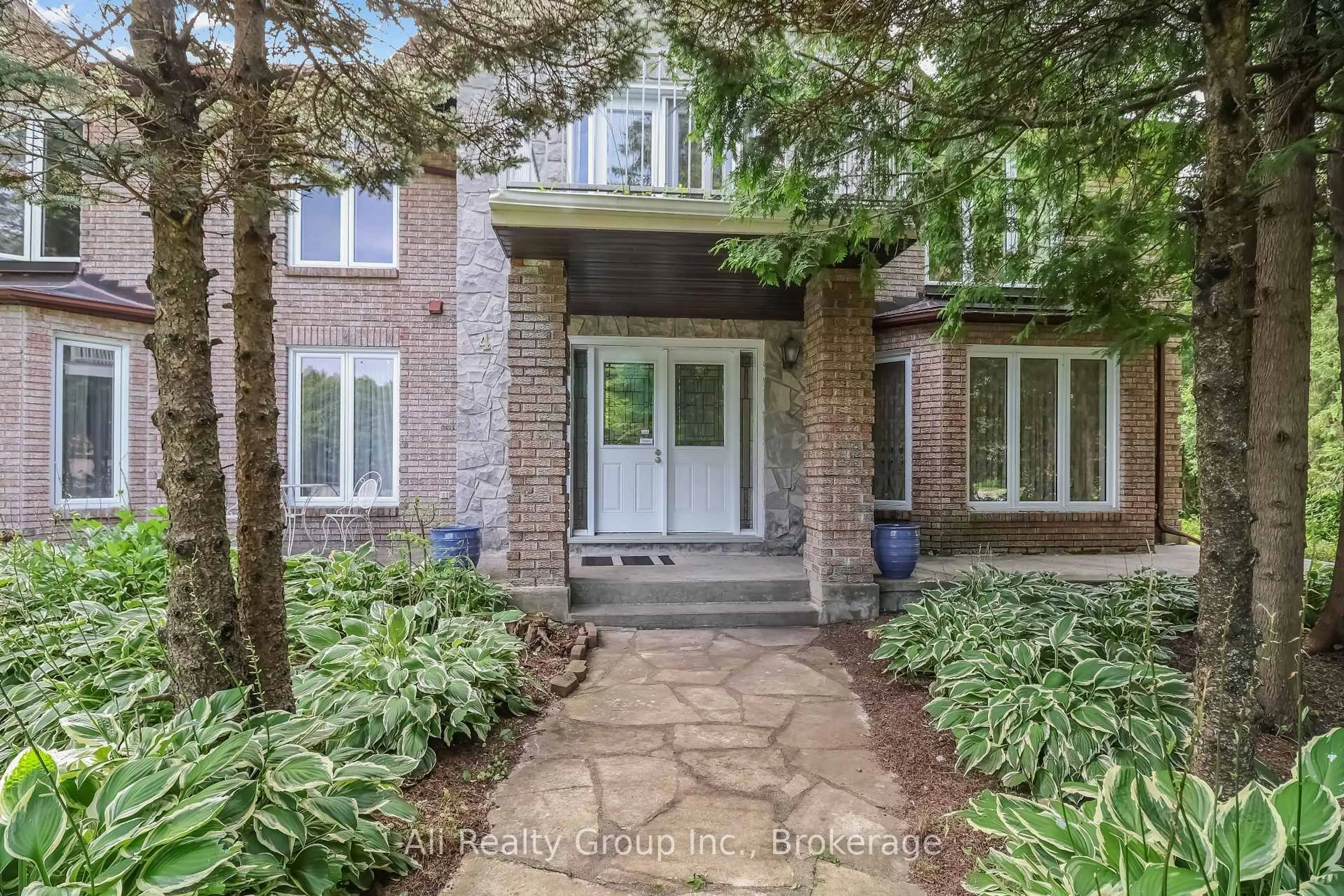 Unknown for 4 Royal County Dwns, Ottawa Ontario K2R 1C2