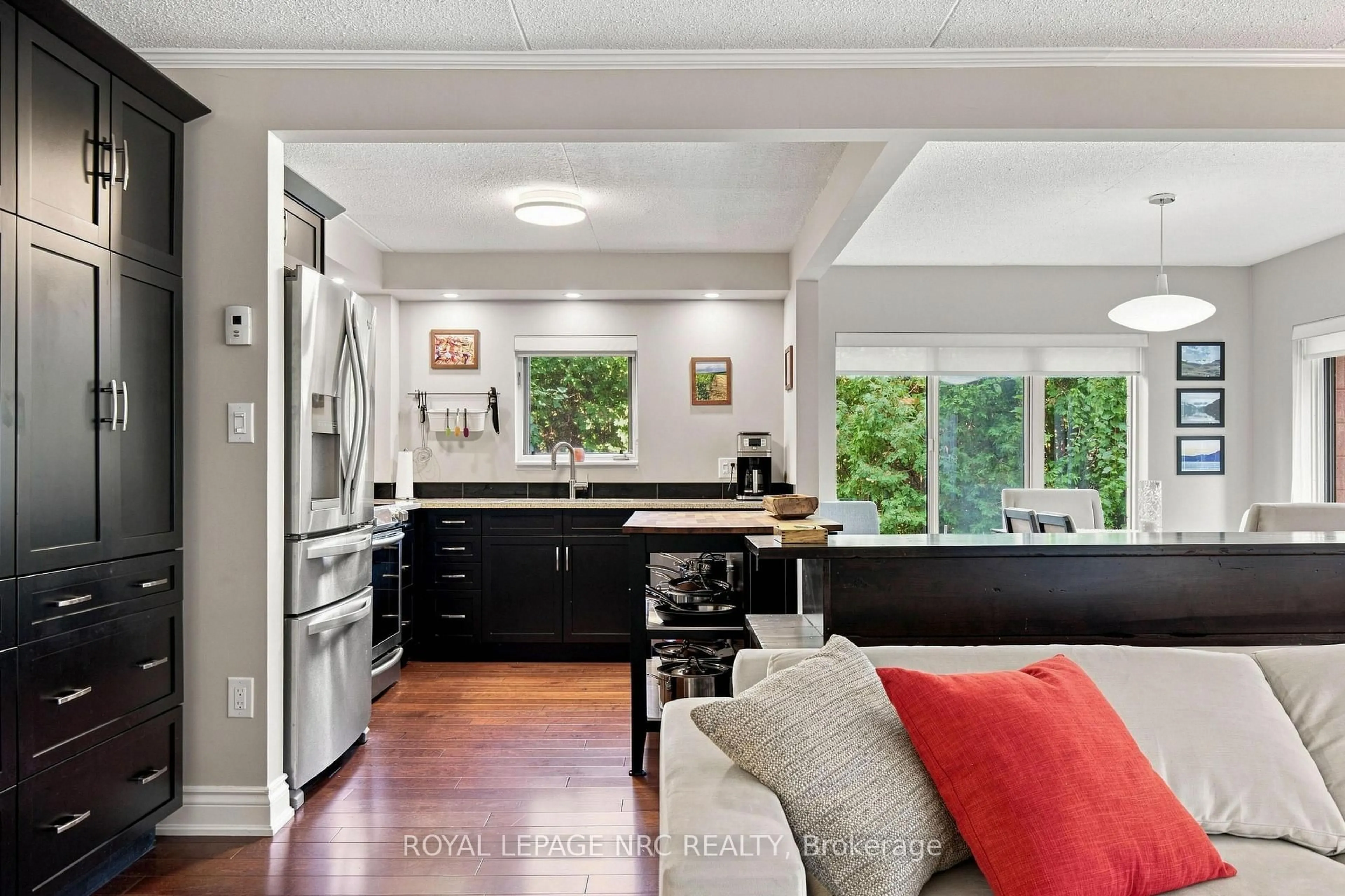 Open concept kitchen, unknown for 61 Paffard St #202, Niagara-on-the-Lake Ontario L0S 1J0