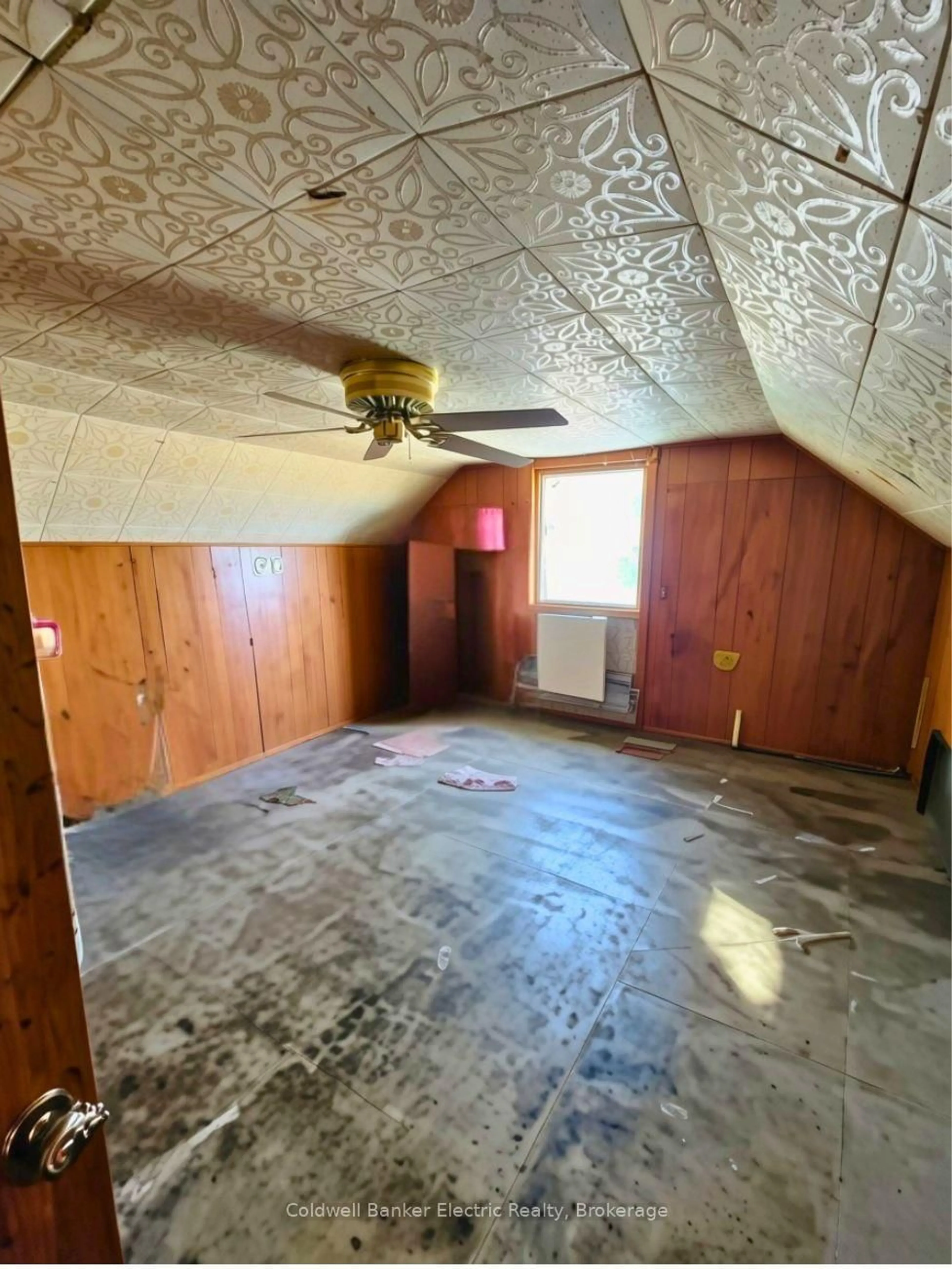 A pic of a room for 24 Victoria St, Kawartha Lakes Ontario K0L 2W0
