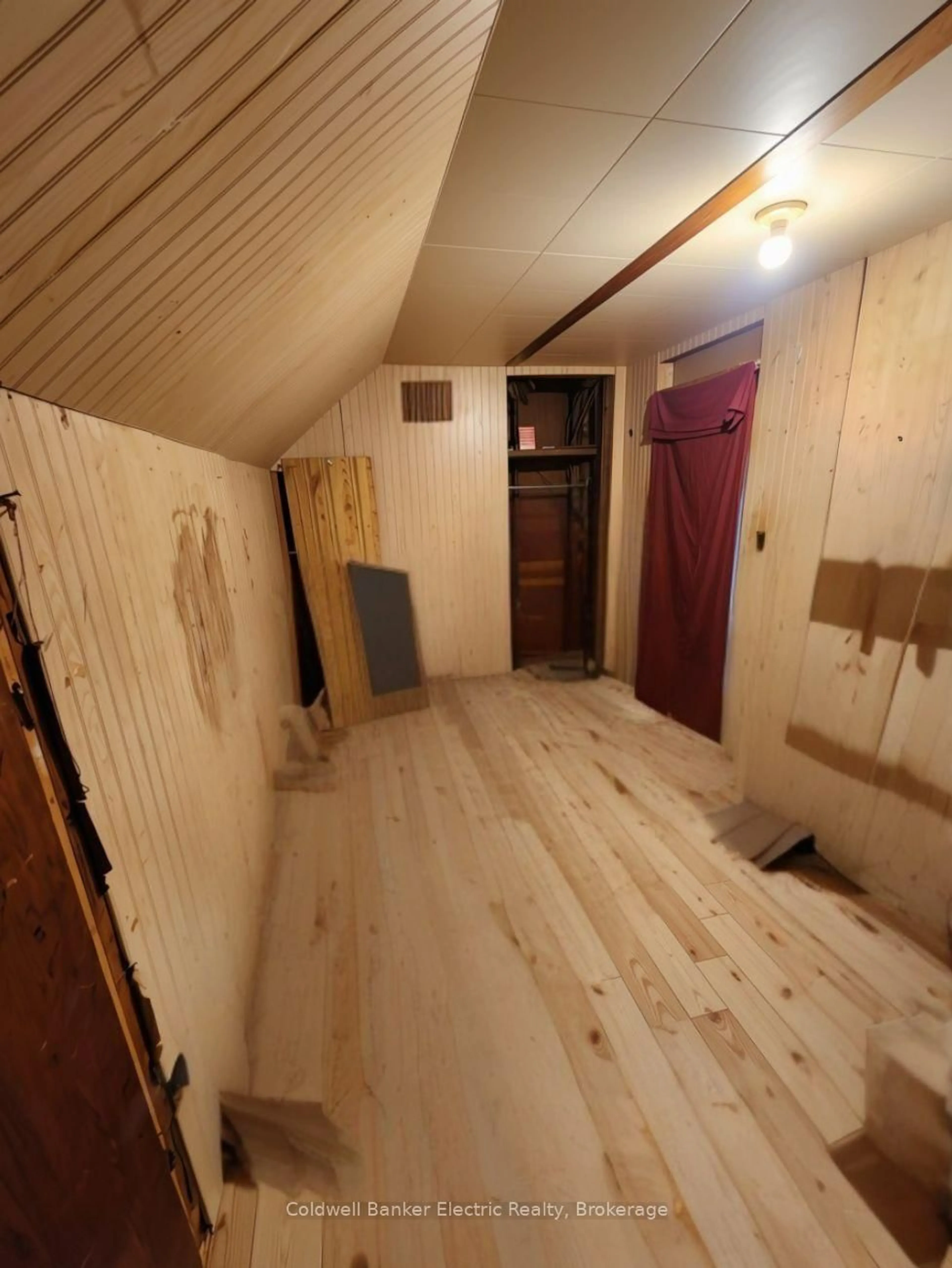 A pic of a room for 24 Victoria St, Kawartha Lakes Ontario K0L 2W0