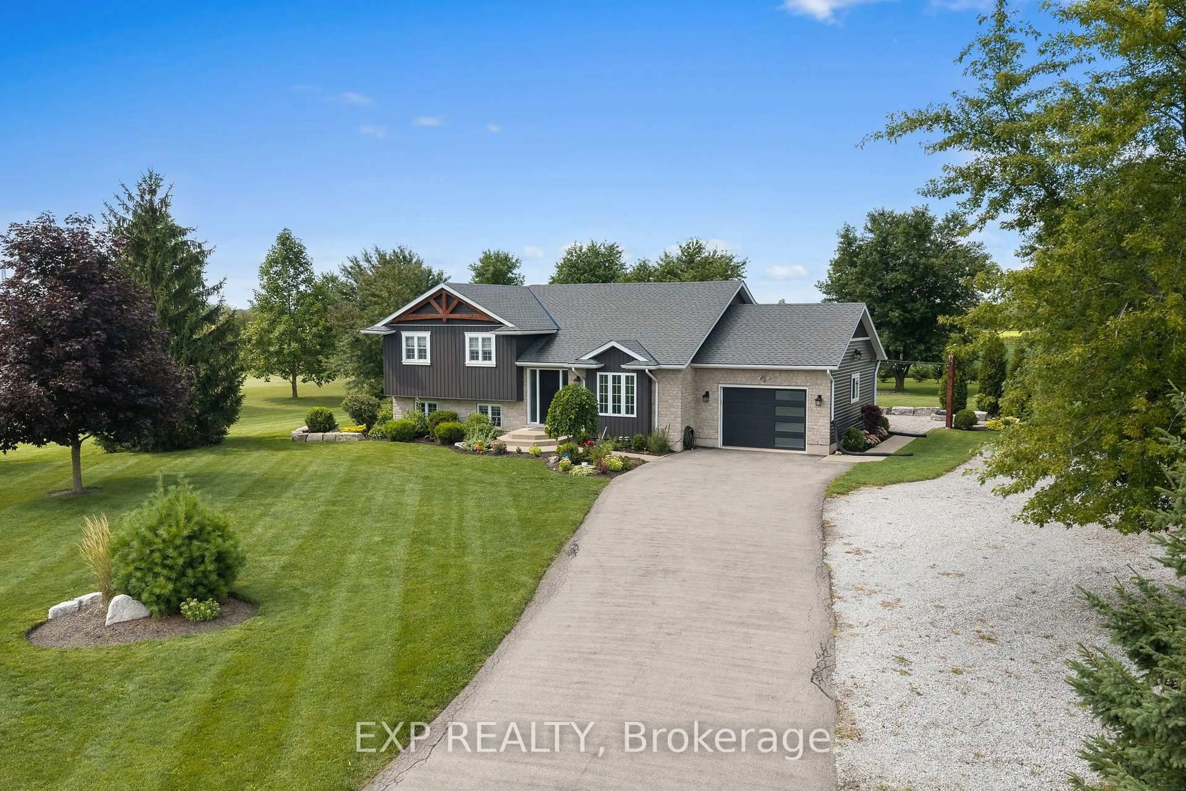 A pic from outside/outdoor area/front of a property/back of a property/a pic from drone, water/lake/river/ocean view for 32070 Sideroad 20 Rd, Wainfleet Ontario L0S 1V0