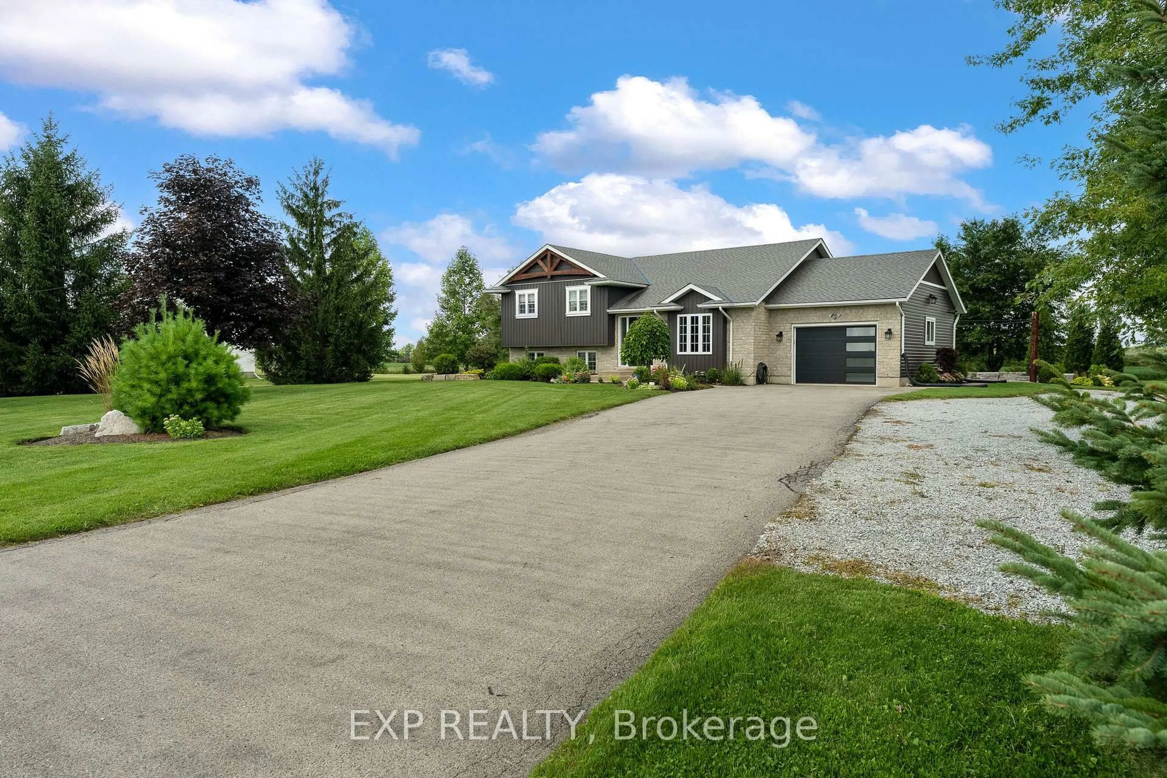 A pic from outside/outdoor area/front of a property/back of a property/a pic from drone, street for 32070 Sideroad 20 Rd, Wainfleet Ontario L0S 1V0