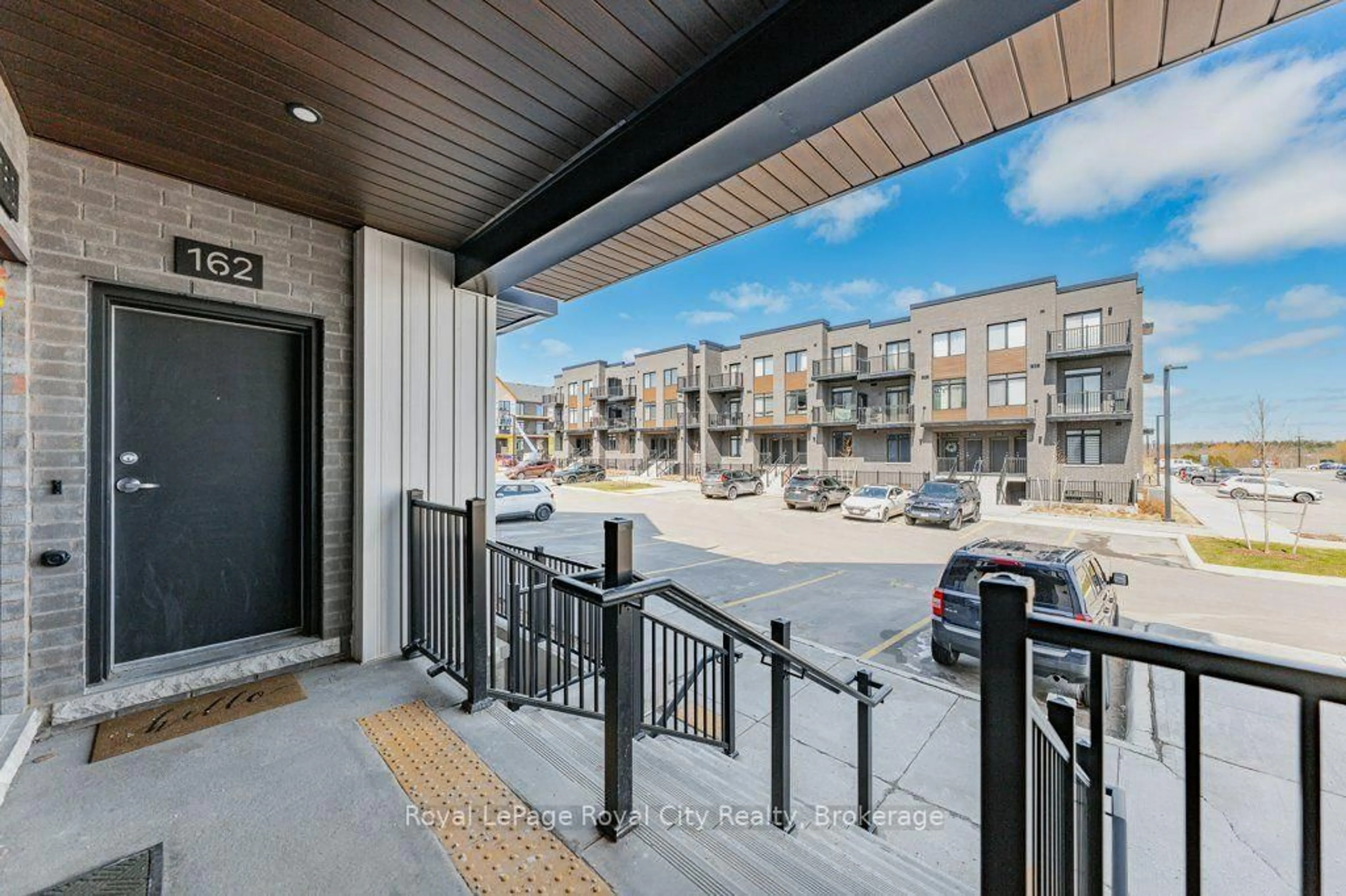Patio, street for 824 Woolwich St #162, Guelph Ontario N1H 1G8